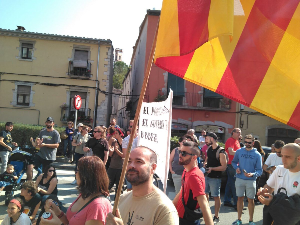 Cacerolada en Girona para exigir la retirada de las "fuerzas de ocupación"