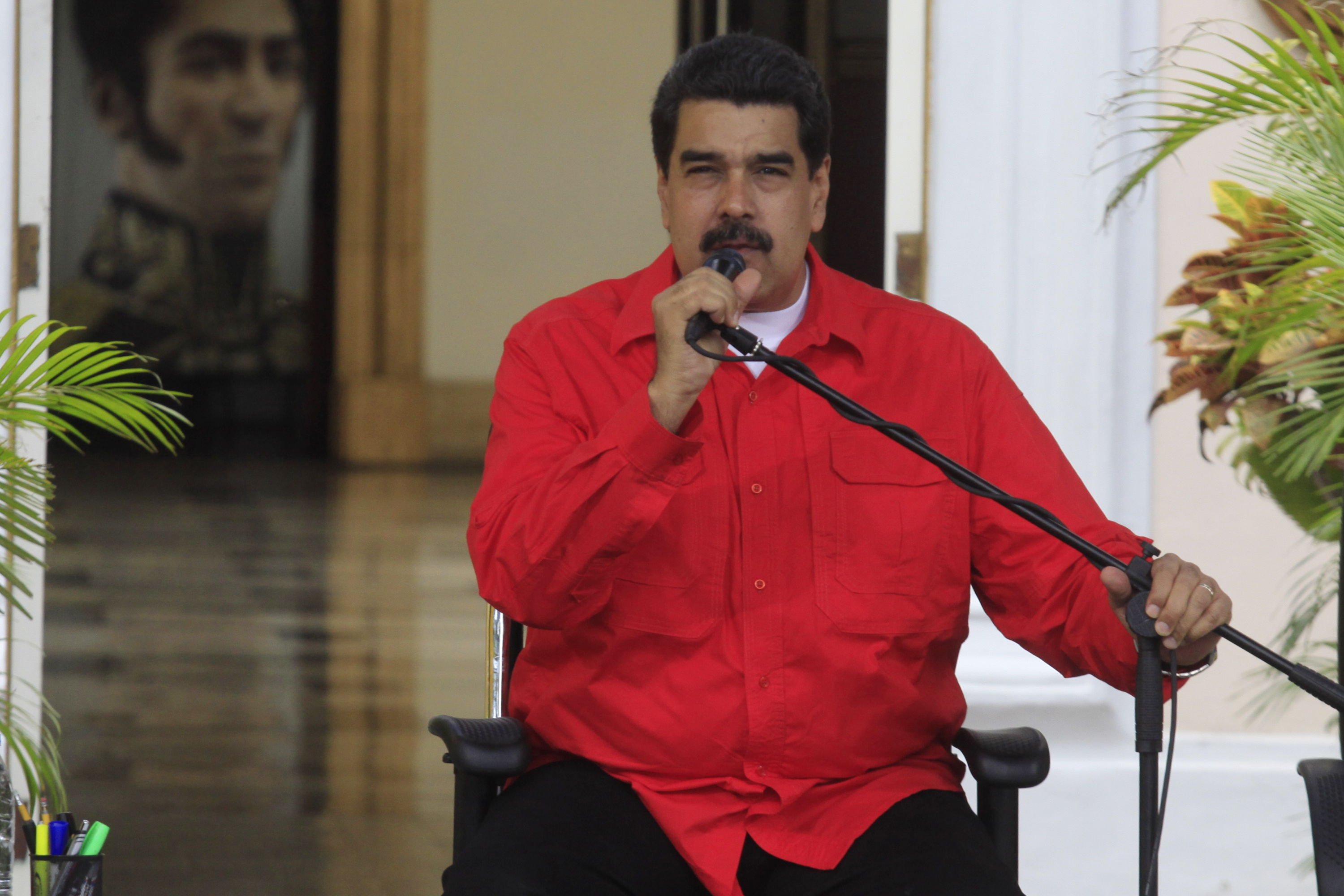 Maduro pide a Felipe VI una "indemnización histórica por el 12-O"
