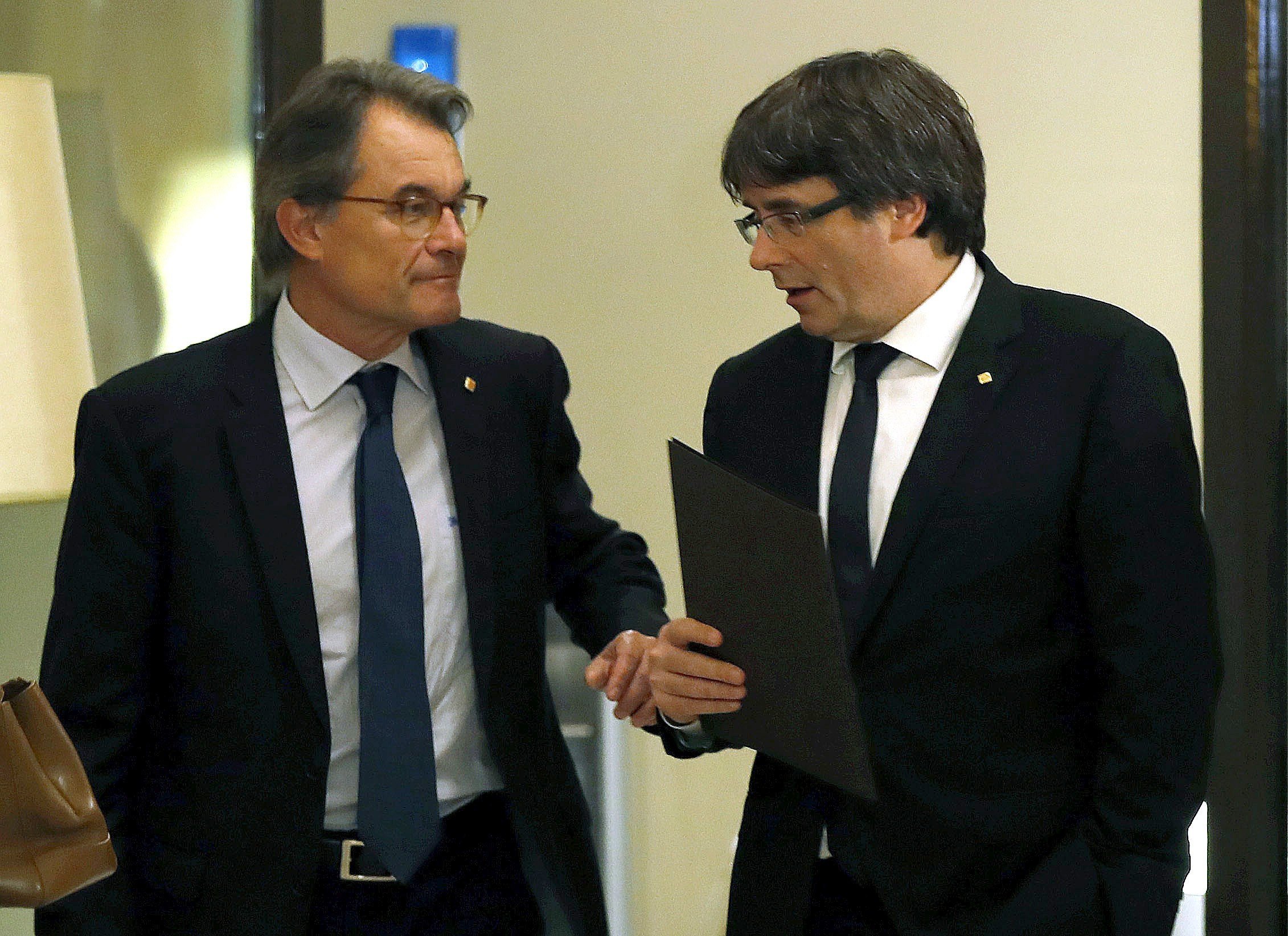 Mas y Pascal vuelan a Bruselas para reunirse con Puigdemont