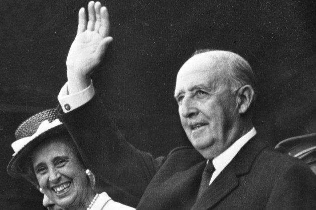 el dictador Francisco Franco i la seva dona, Carmen Polo / Viquipèdia