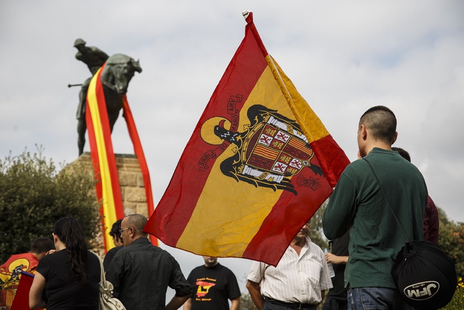 L'extrema dreta s'encén davant l'intent de treure Franco del Valle de los Caídos