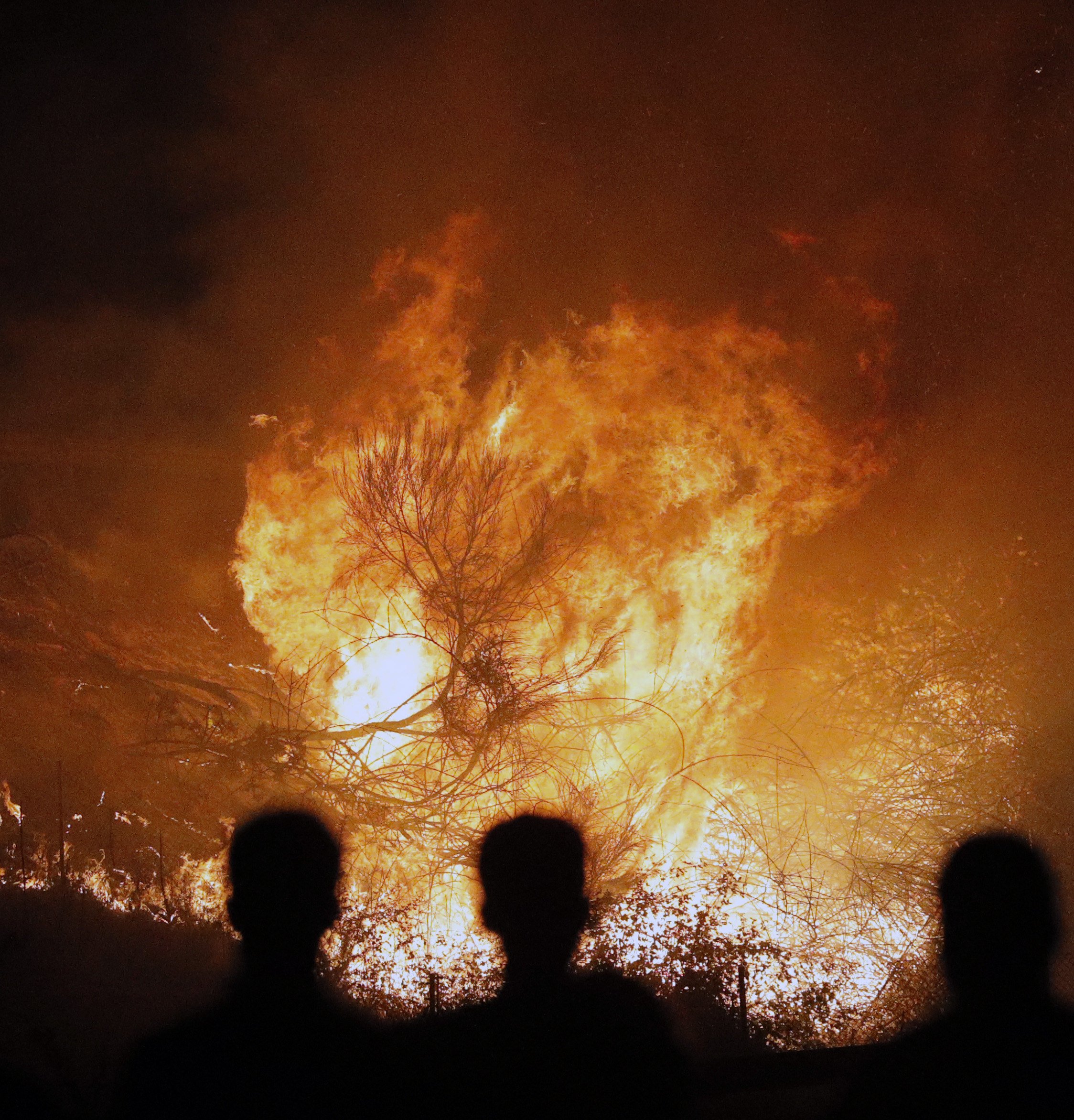 Incendis a Galícia: almenys 4 morts i més de 100 focs actius