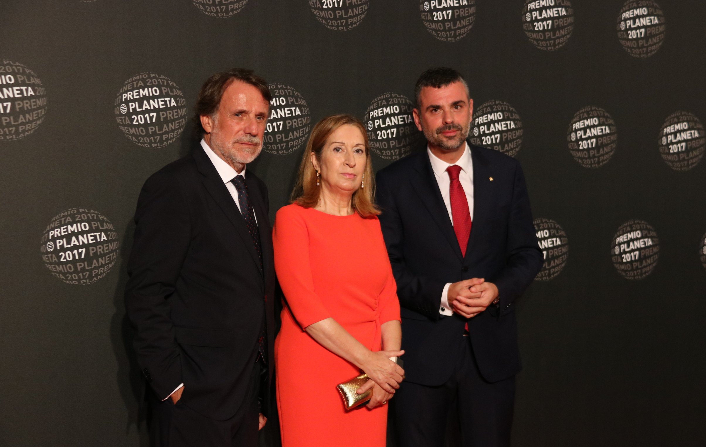 Santi Vila i Ana Pastor es van reunir diumenge a la gala del Premi Planeta
