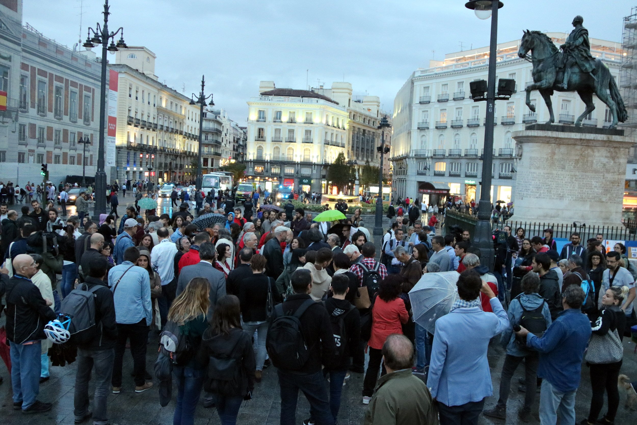 Un centenar de persones, a la Puerta del Sol per reclamar l'alliberament dels Jordis