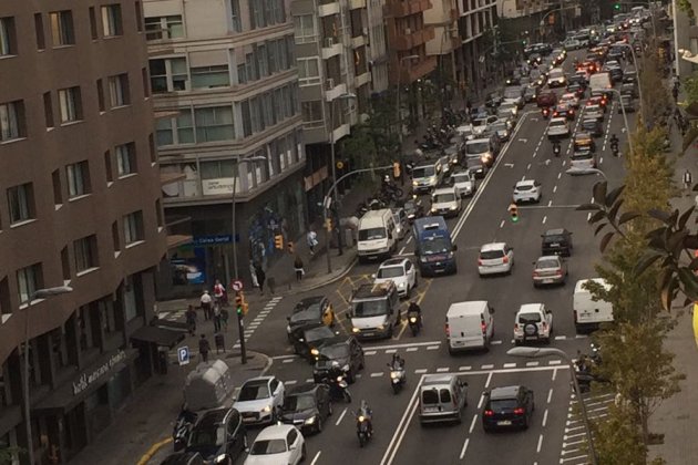 retencions via augusta pel tall a la diagonal Maria Carbó