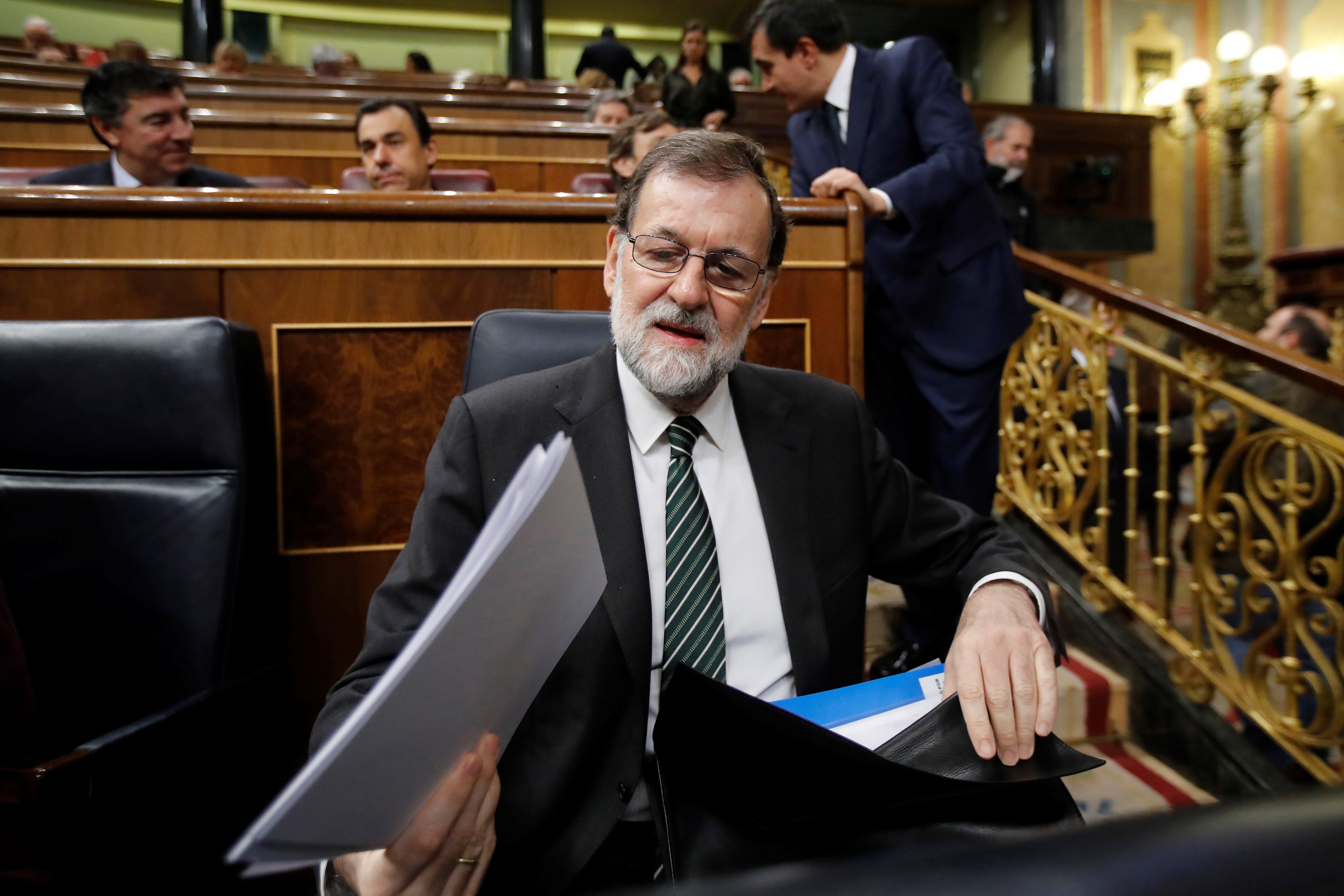 La Moncloa ve un "chantaje inaceptable" que Puigdemont diga que activará la DUI si hay 155