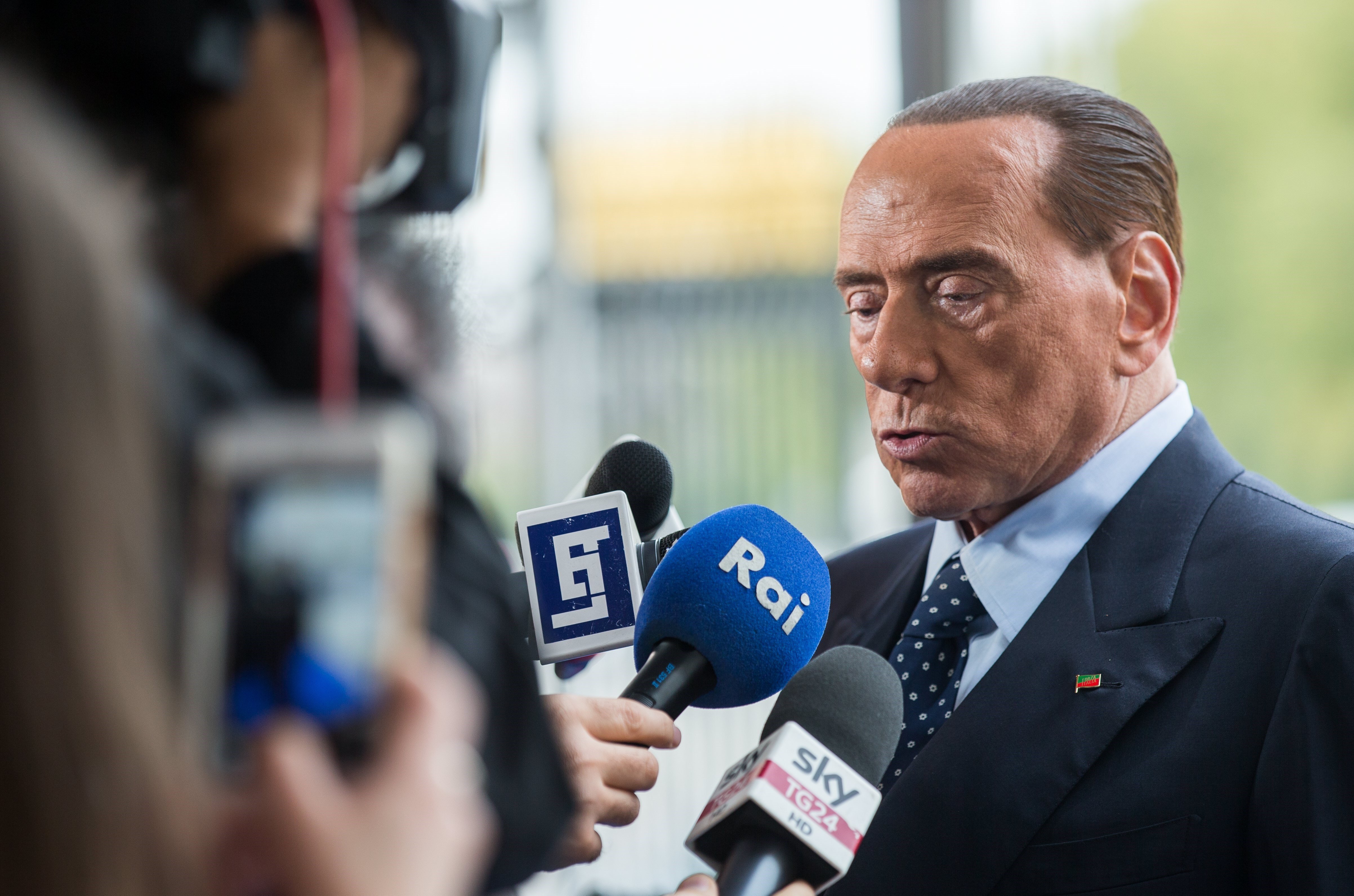 Berlusconi critica el envío de la Guardia Civil el 1-O