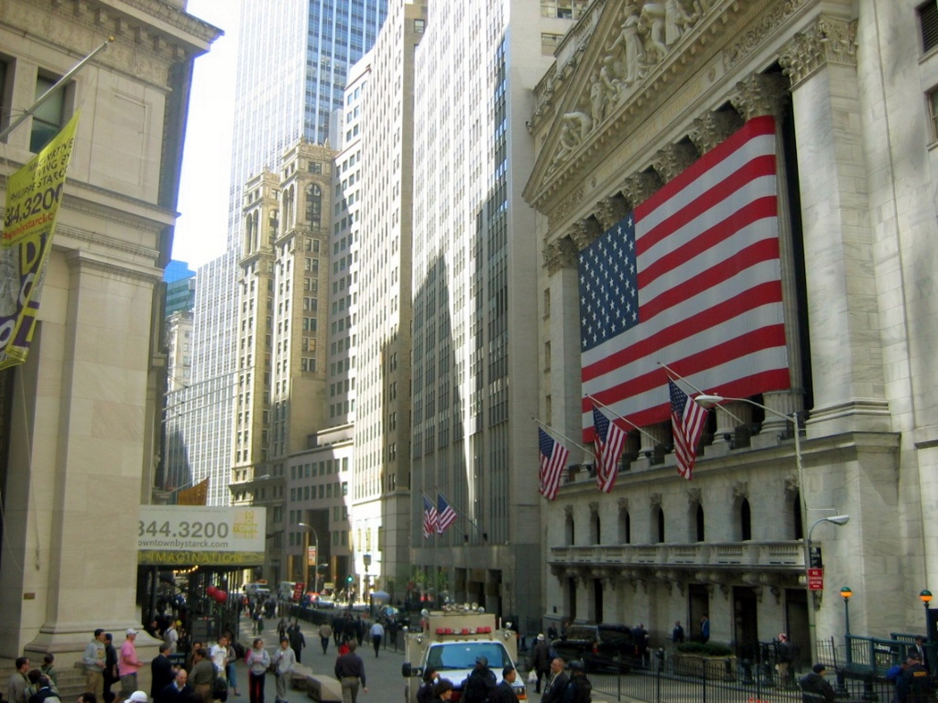 Wall Street es torna a paralitzar 15 minuts després d'obrir amb pèrdues del 7%
