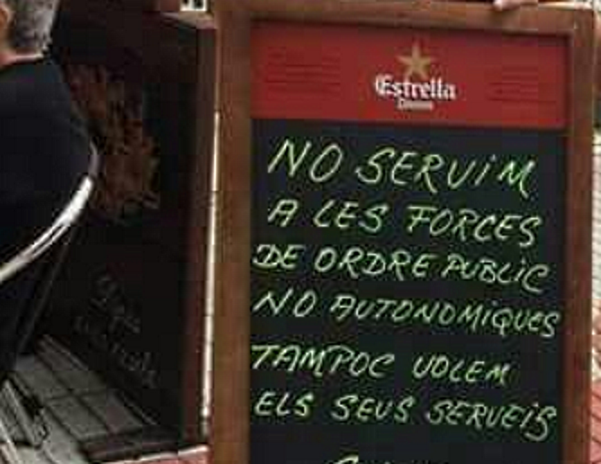 Citen a declarar l'amo d'un restaurant que no vol servir a policies "no autonòmiques"