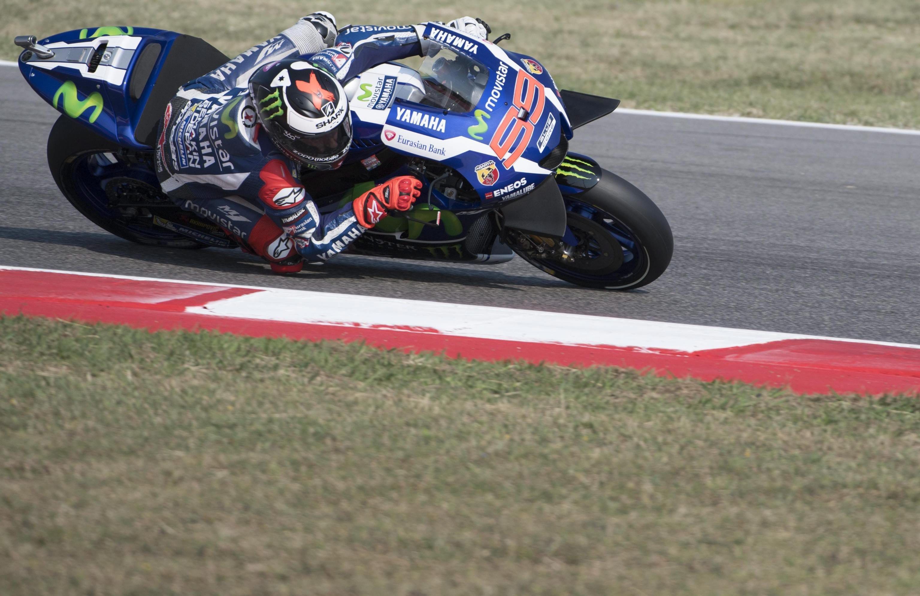 Lorenzo, pole y récord en Misano