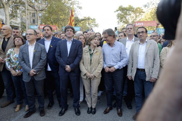 cabecera|membrete manifestación Jordis (Puigdemont, Forcadell y Mas) Laura Gómez