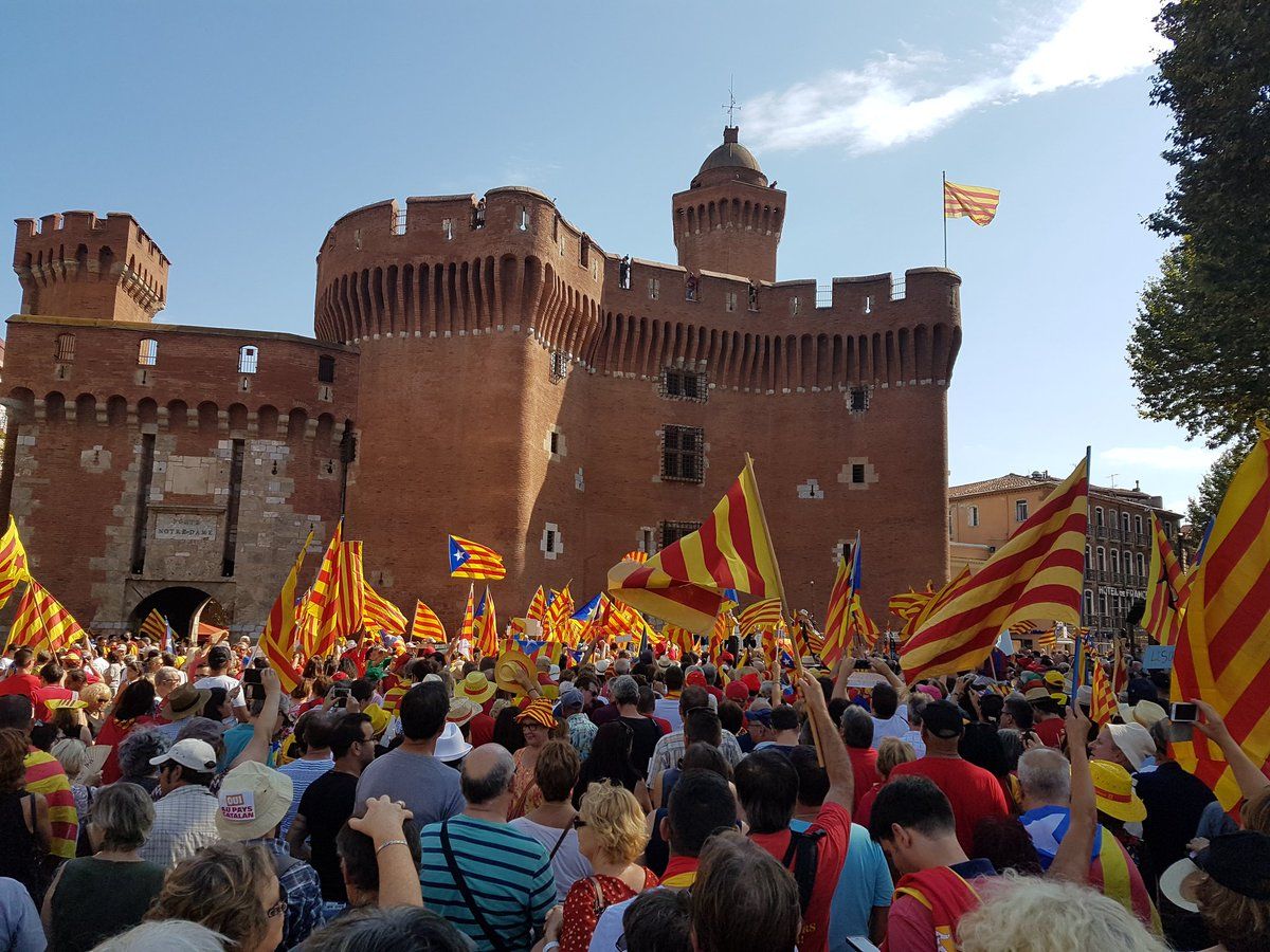 Òmnium Catalunya Nord presenta la Nit de Sant Jordi reivindicant l'ús del català