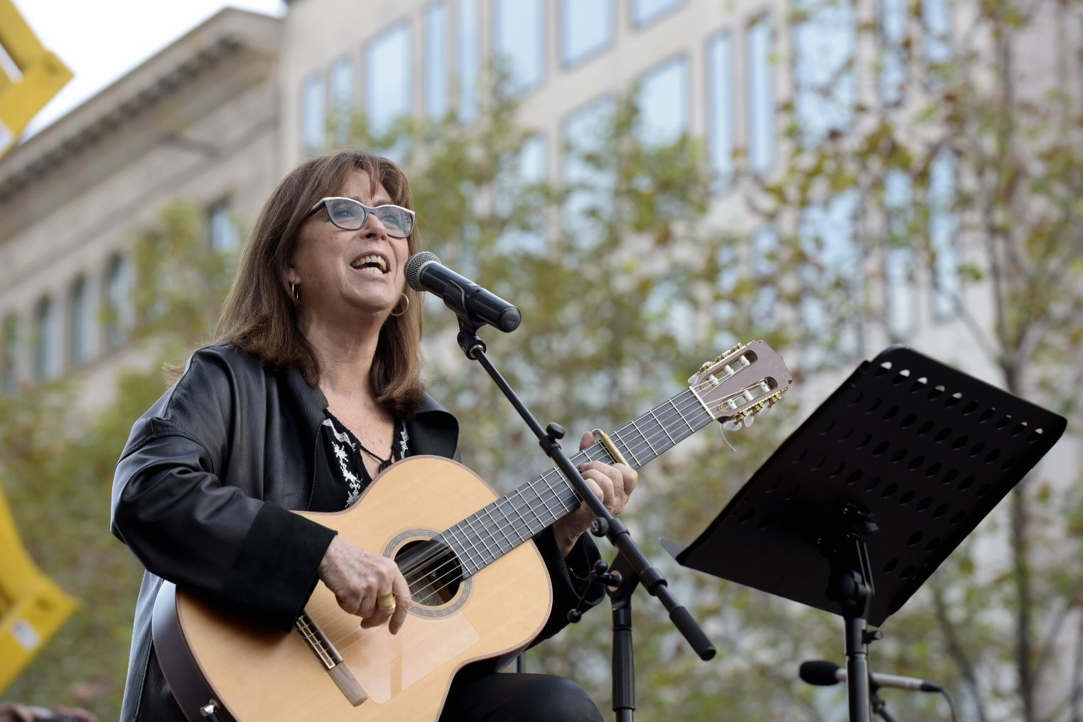 Vídeo: Maria del Mar Bonet canta un 'Què volen aquesta gent'? más vigente que nunca