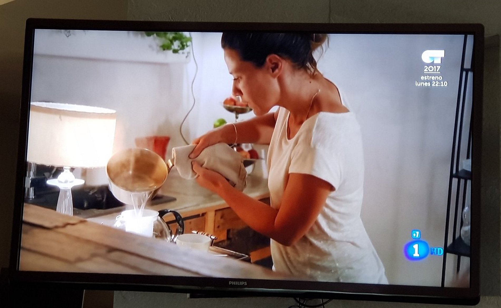 Les televisions espanyoles no varien la programació (amb alguna excepció)