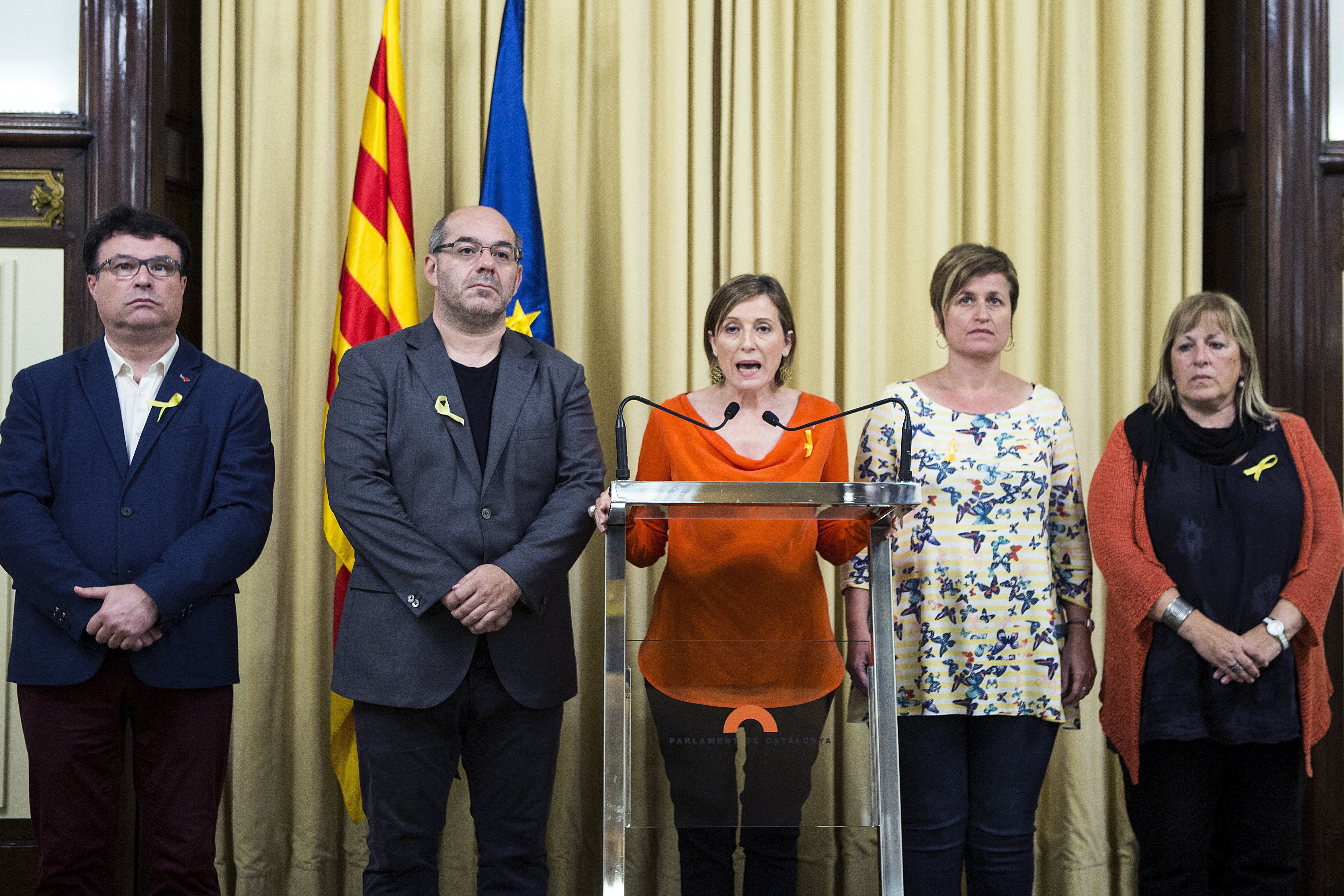 Forcadell: "Ni un pas enrere. Ens comprometem a defensar la sobirania del Parlament"