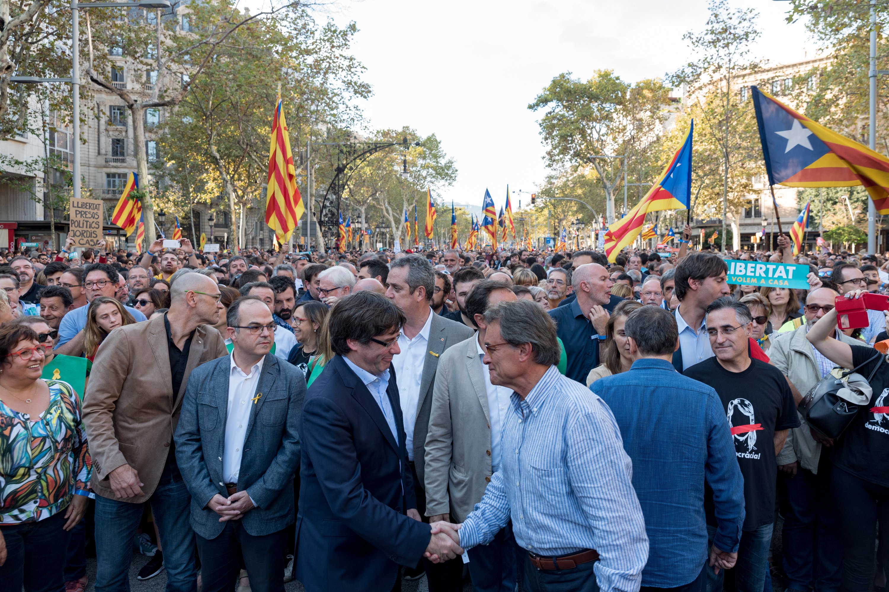 Mas, Puigdemont y Torra: tridente presidencial de JxCat para inaugurar campaña
