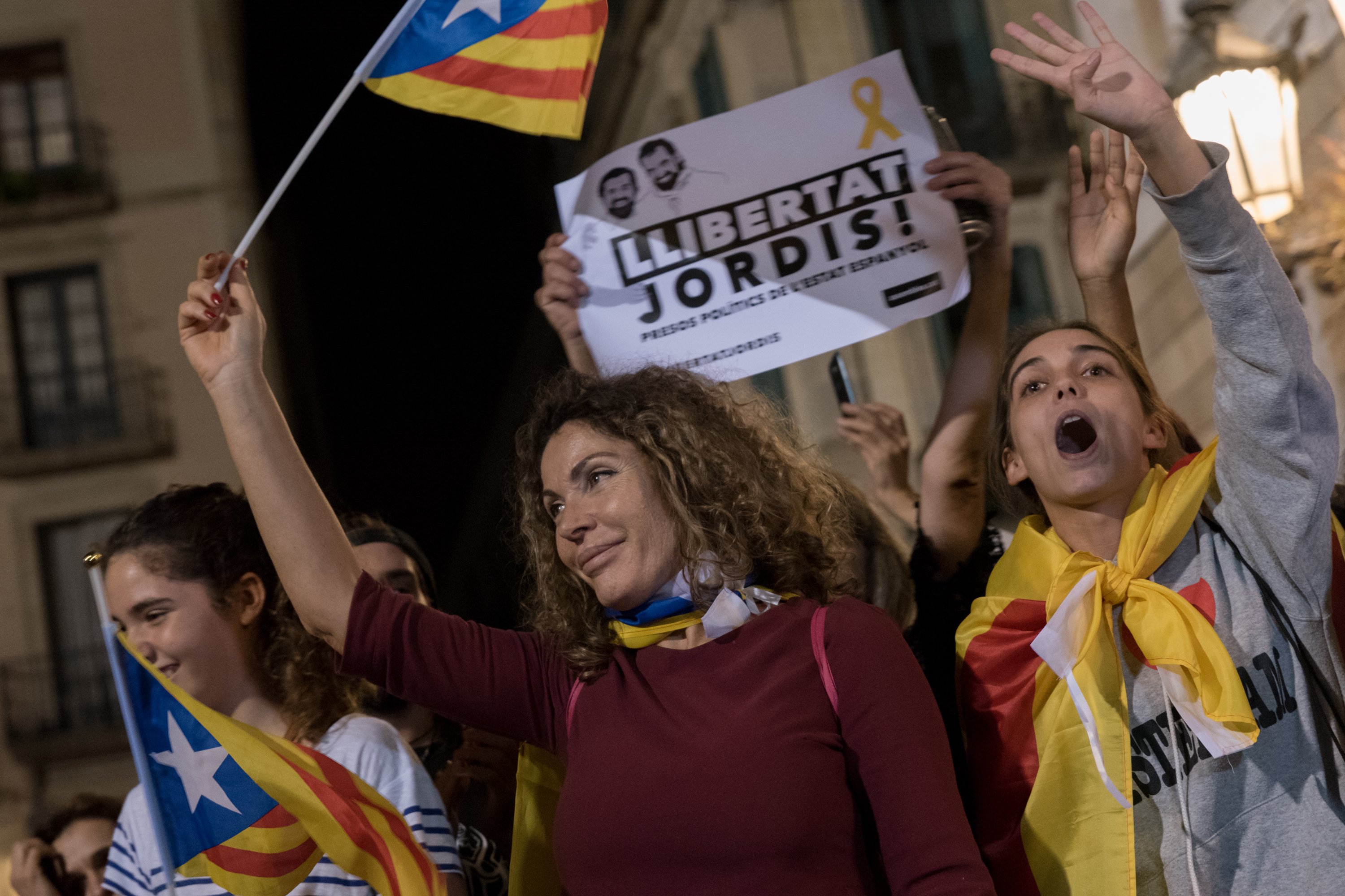 El manifiesto que pide la libertad de los Jordis: "Los queremos en la calle y entre nosotros"