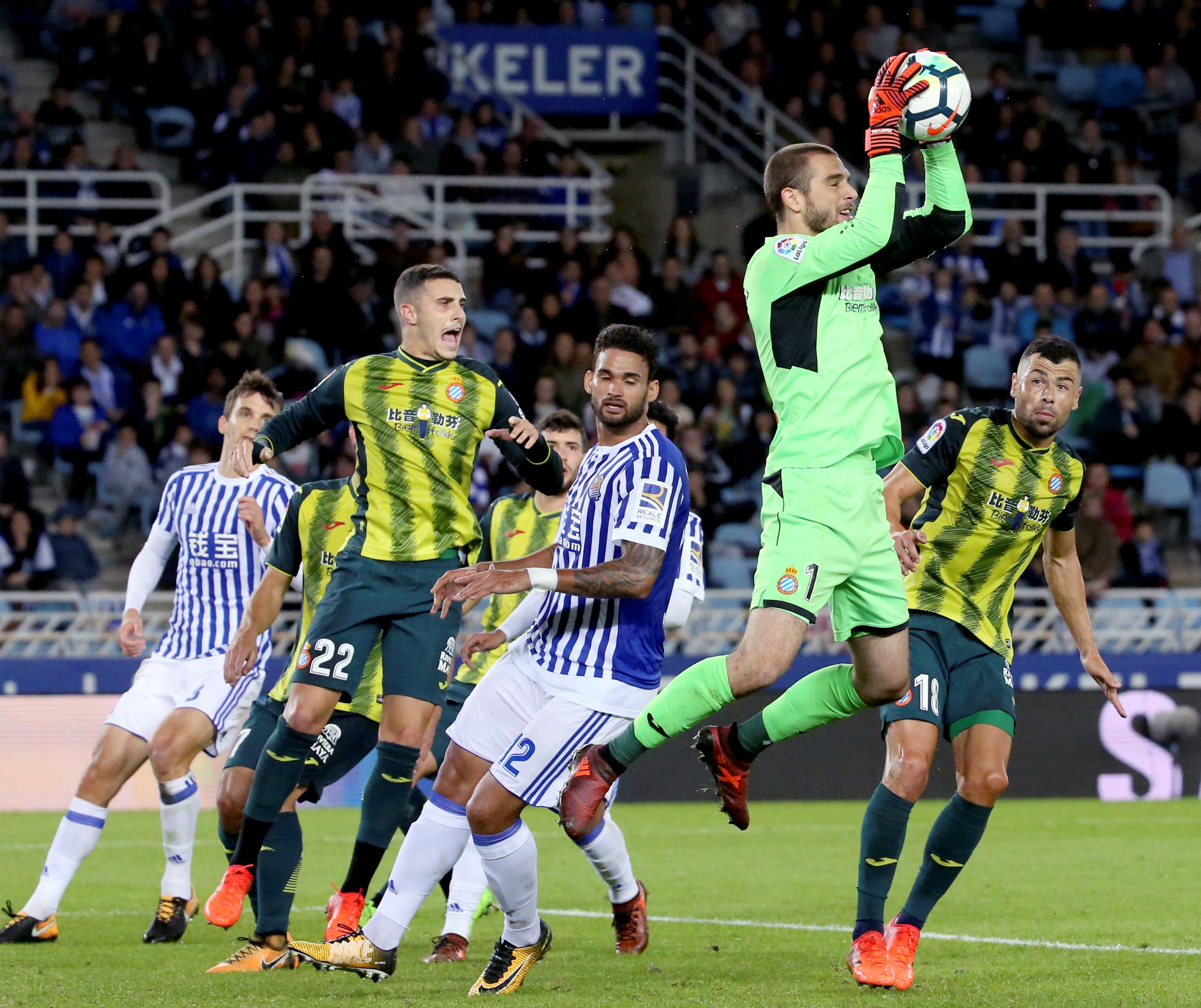 Pau López se aleja del Espanyol y se acerca al Betis