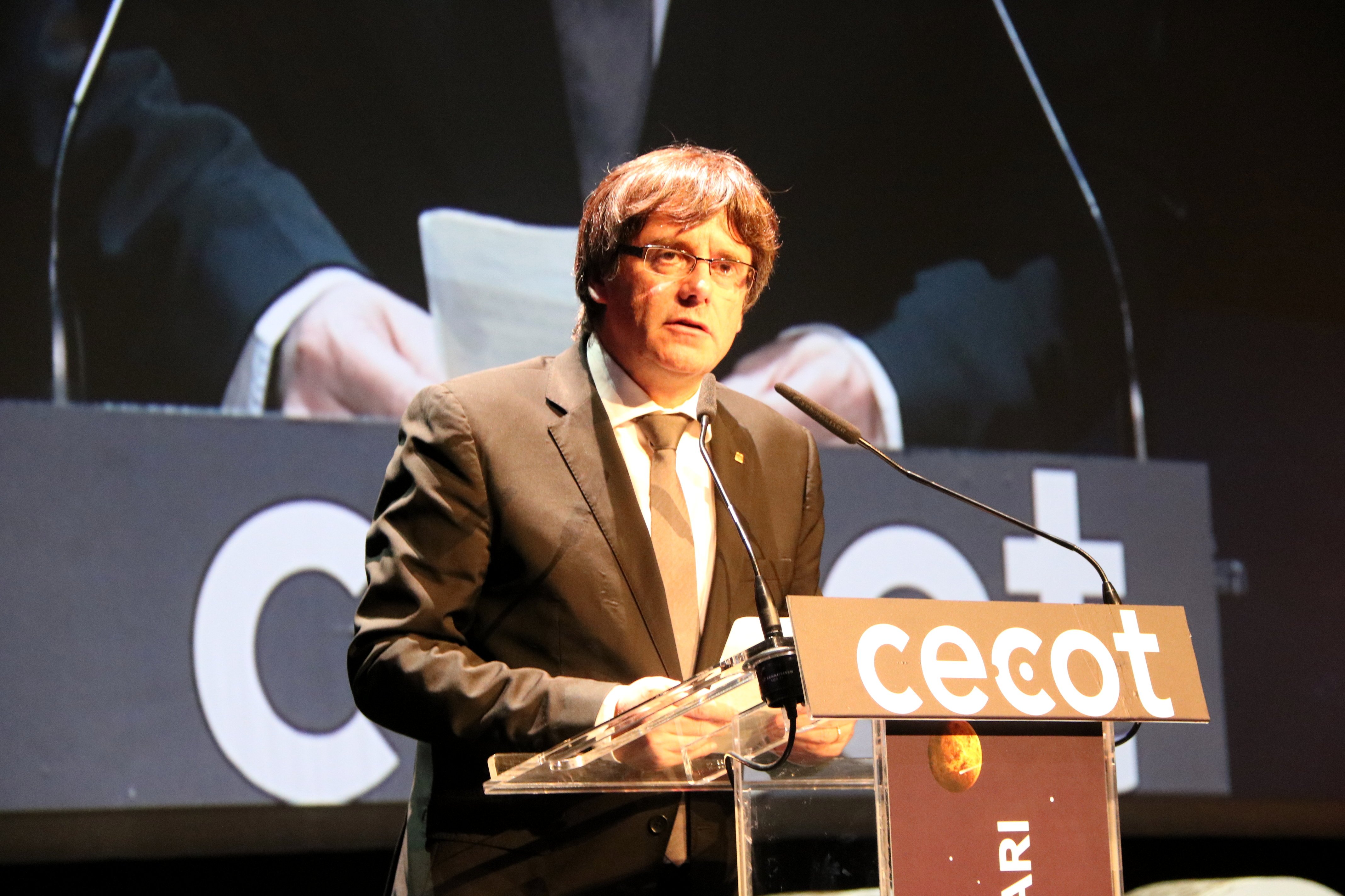 Puigdemont reitera el diàleg a través de la "mediació" i no dels tribunals