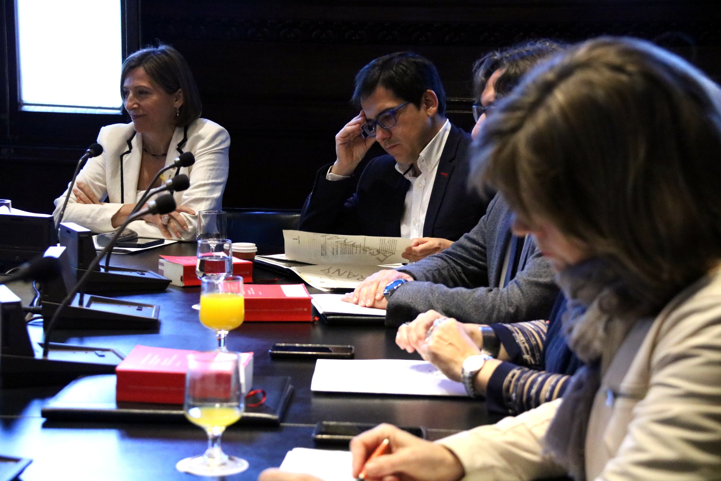 Forcadell convocará el pleno cuando Puigdemont decida si va al Senado
