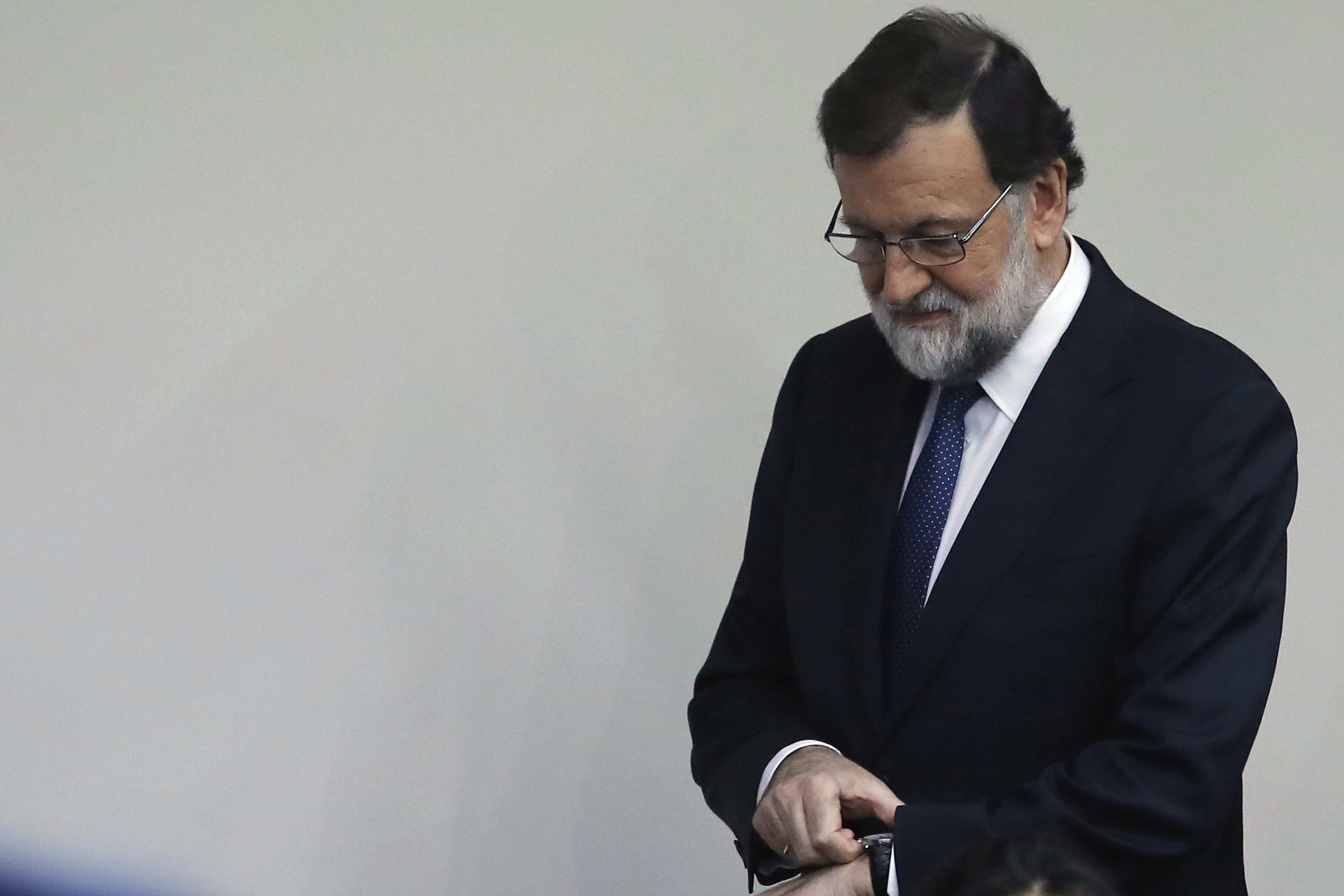 Rajoy busca la rendición de Puigdemont en medio de los rumores sobre la dificultad de aplicar el 155