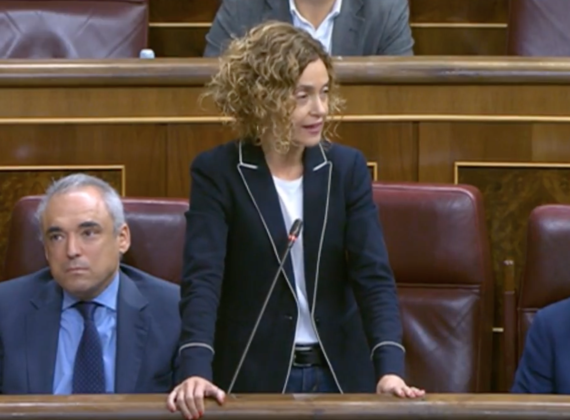 Pastor amonesta a Batet por hablar catalán en el Congreso Pastor amonesta a Batet por hablar catalán en el Congreso