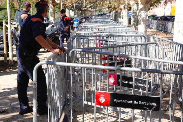 mossos tanques parlament perímetre - Sergi Alcazar