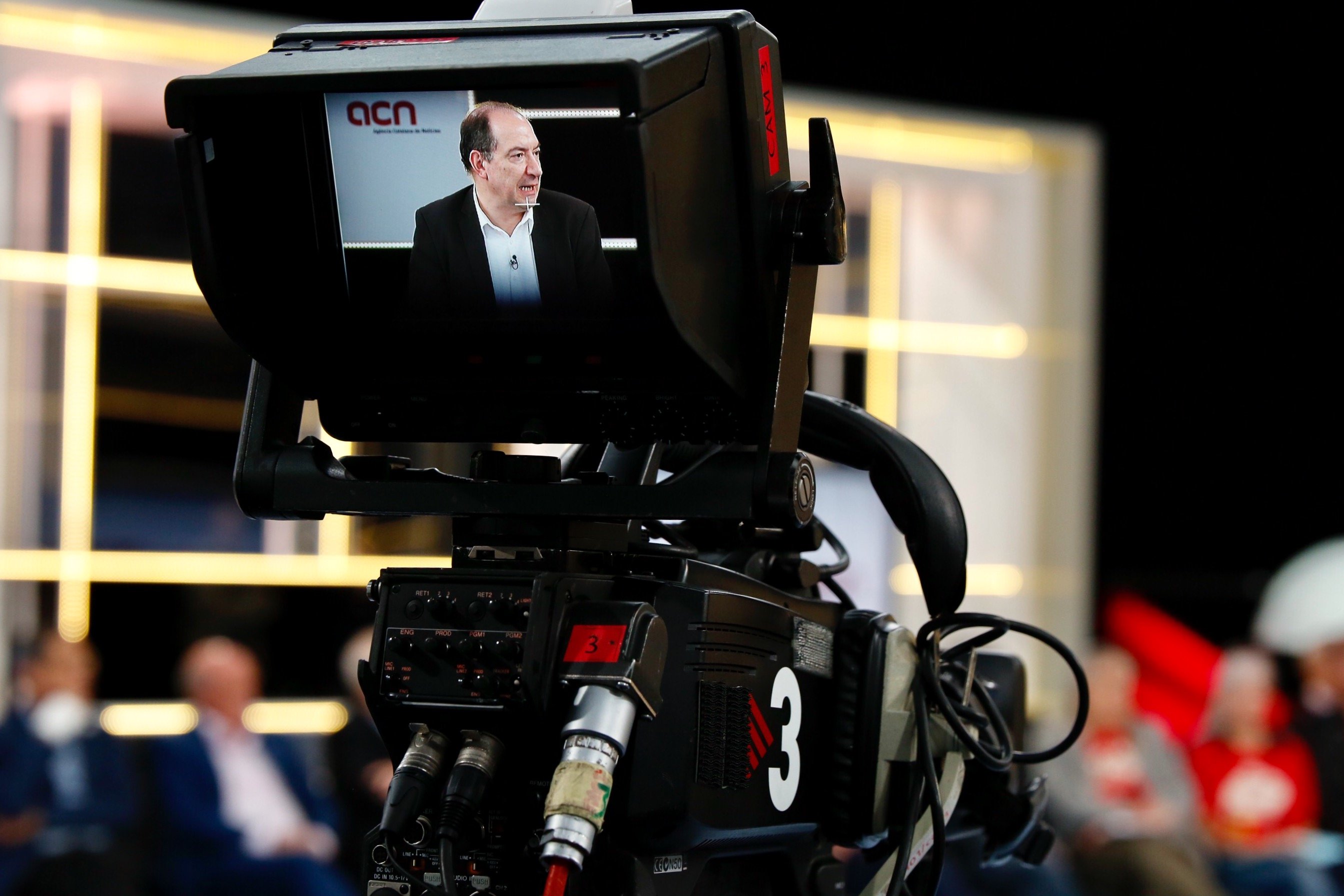 El Col·legi de Periodistes considera "inadmissibles" les prohibicions a TV3 i CatRàdio