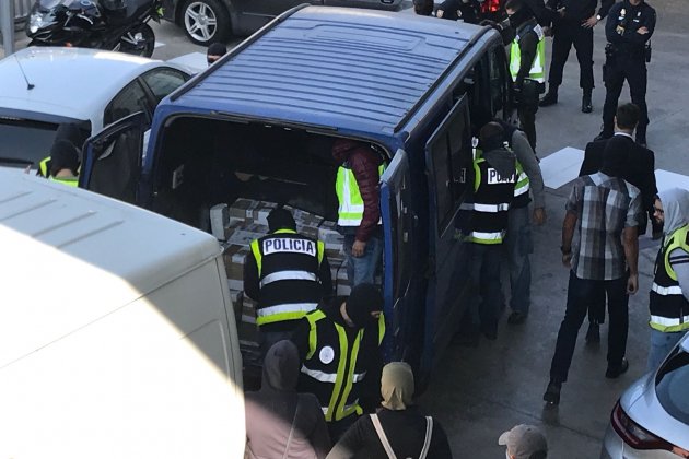policia espanyola st adria g linan policia espanyola st adria g linan