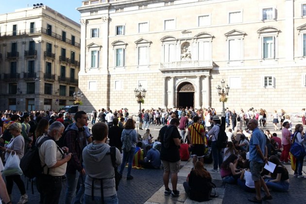 plaça sant jaume manifestacio roberto lazaro plaça sant jaume manifestacio roberto lazaro