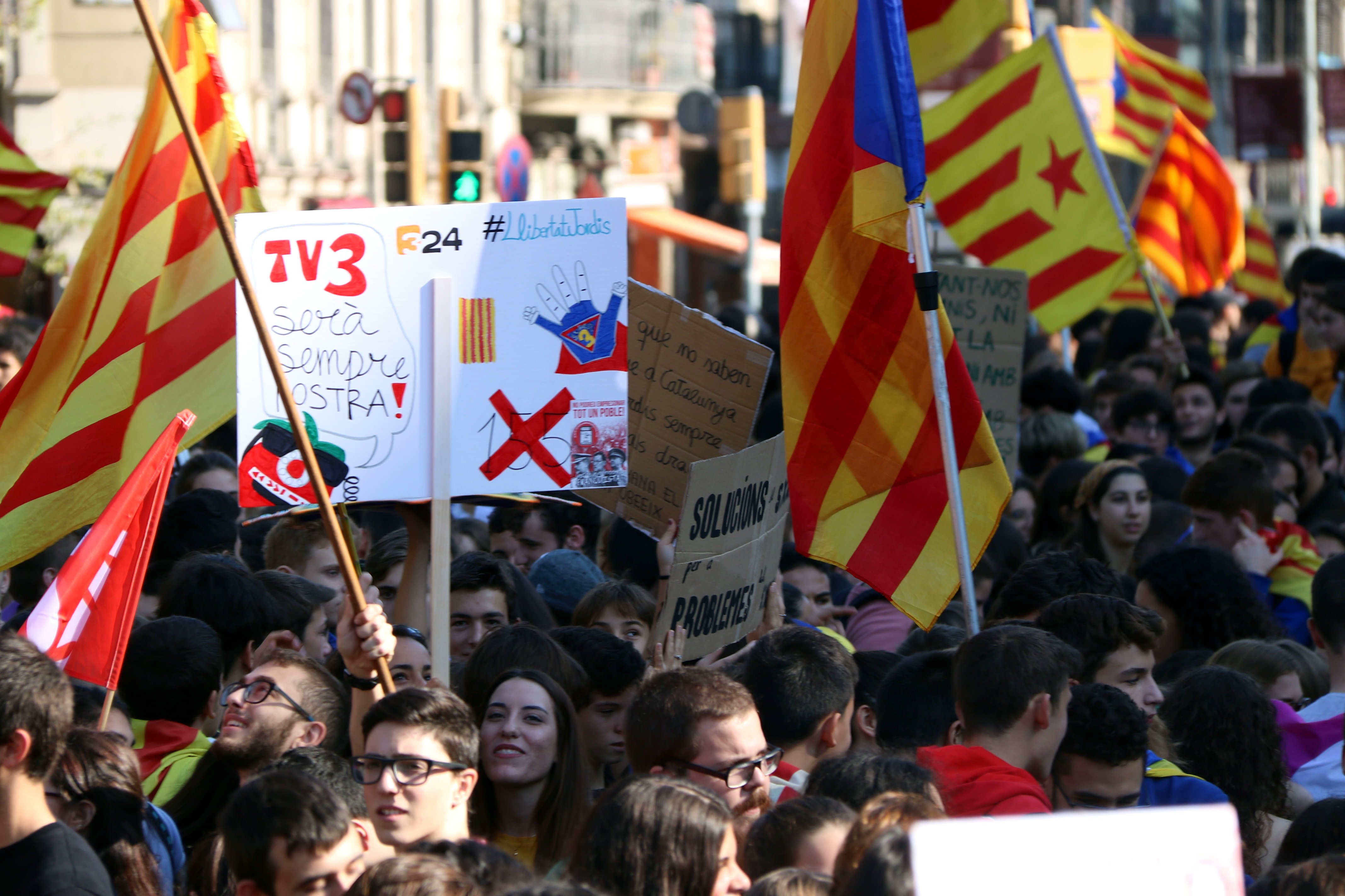 Òmnium y ANC piden a los estudiantes seguir luchando por la libertad de Catalunya