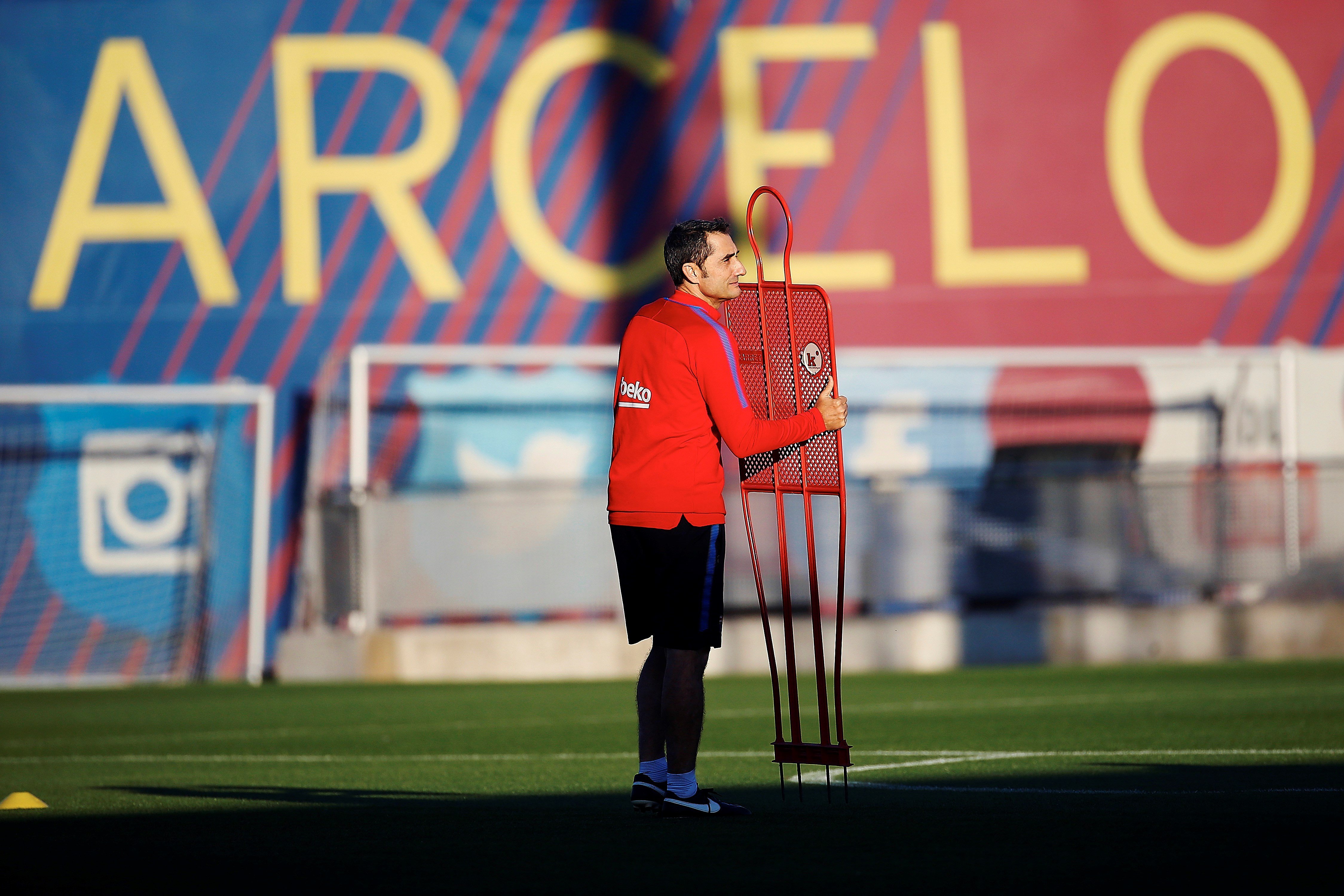 Valverde torna a casa ensenyant múscul