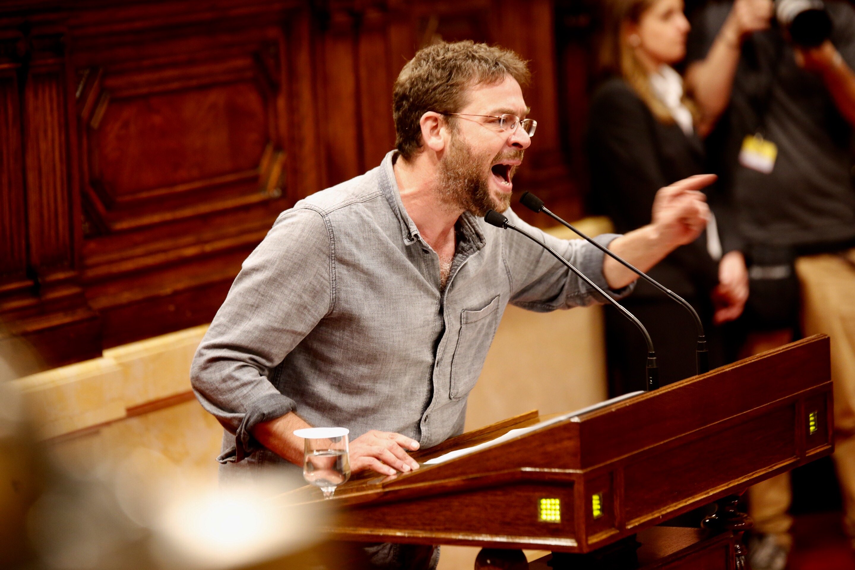 Fachin eleva el tono contra PP y Cs: "La gente ya no les tiene miedo"