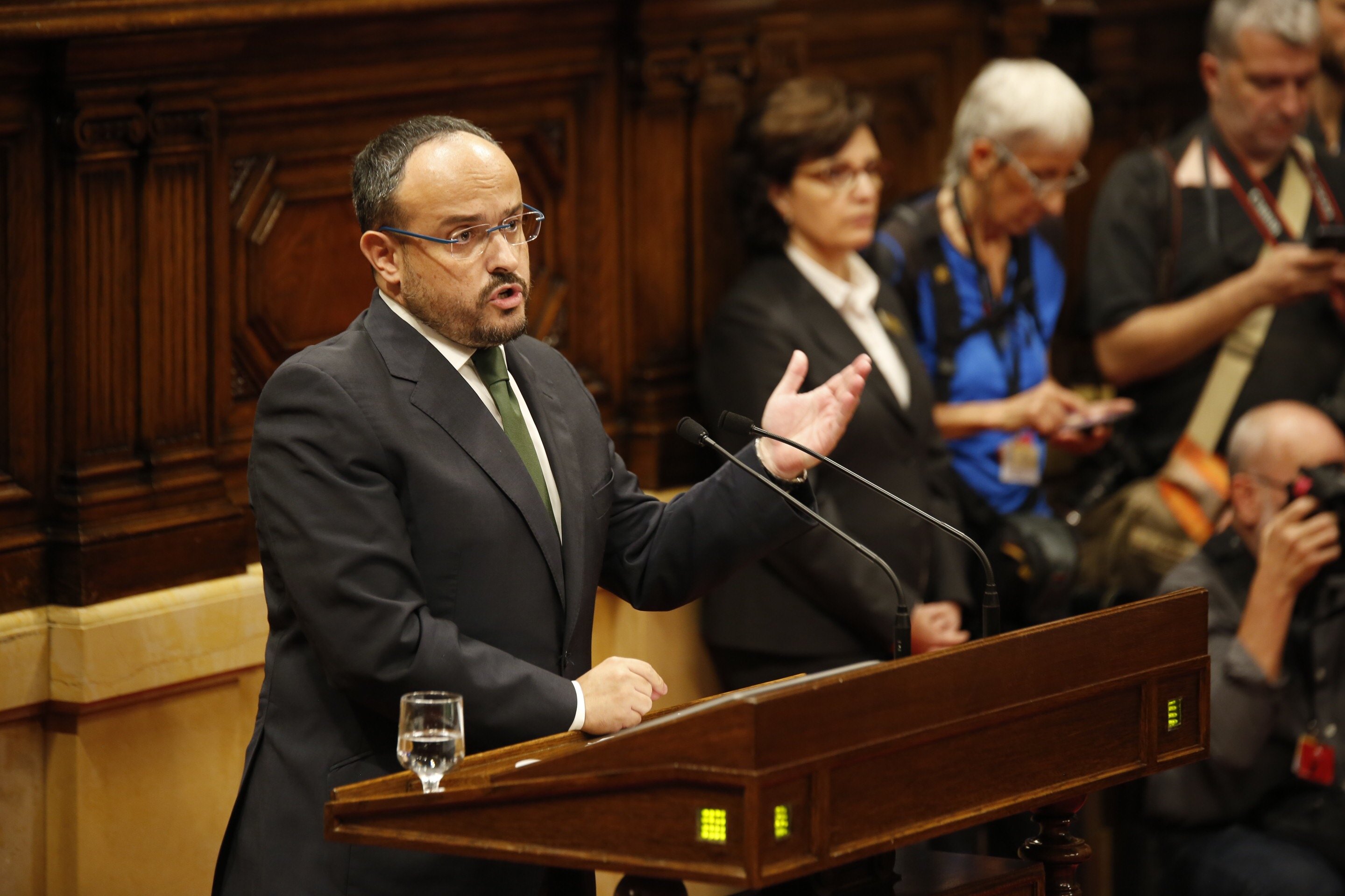 Fernández (PP), a Puigdemont: "Vostè va ser durant tres hores fatxa"