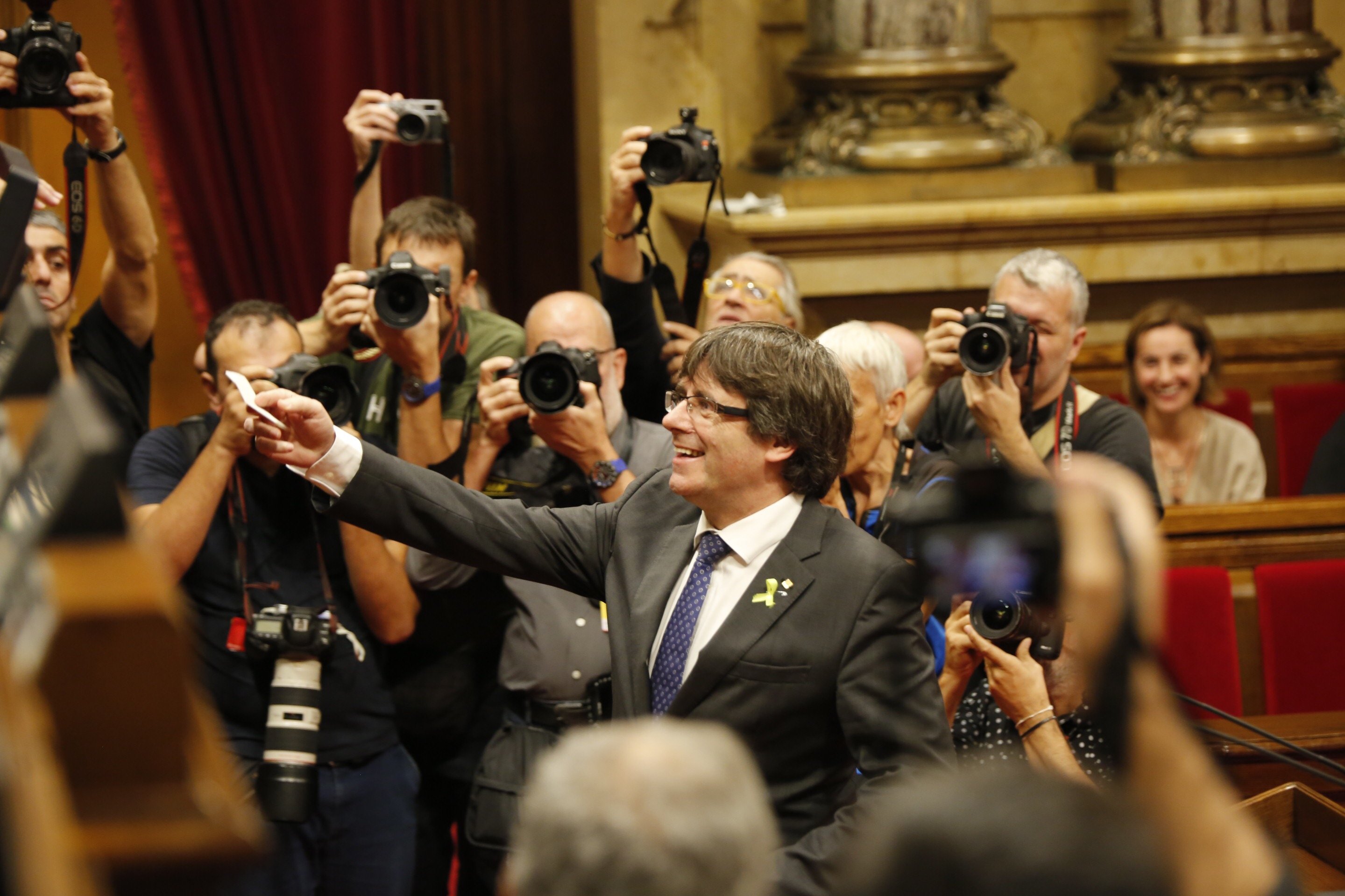 Puigdemont vota por primera vez en el pleno desde Alemania