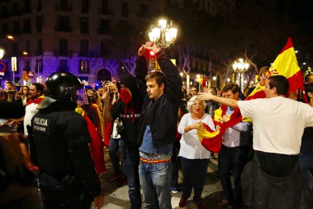 manifestacio espanyolista barcelona declaracio independencia 27-O - sergi alcazar