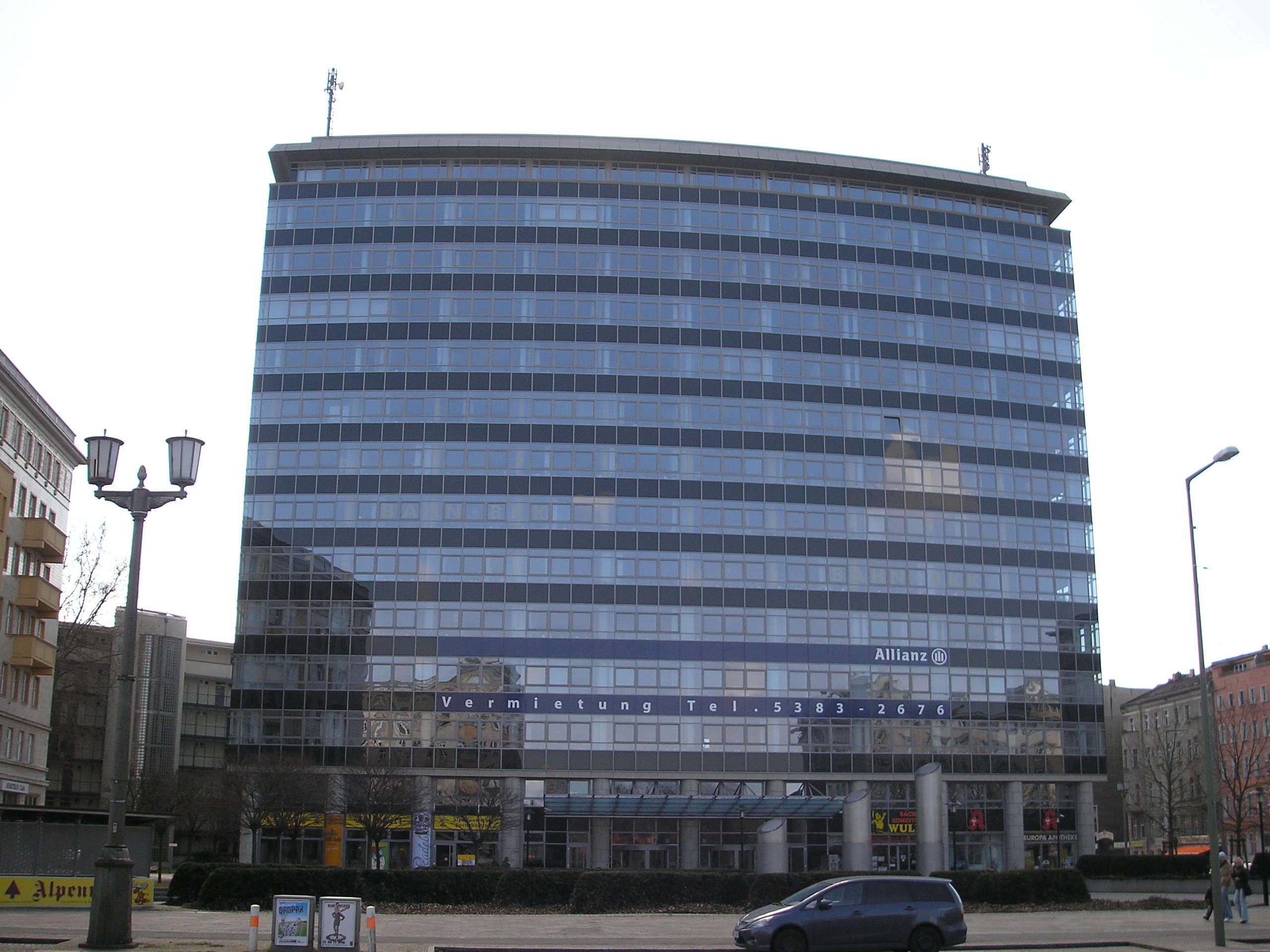 Allianz traslada la sede de Barcelona a Madrid
