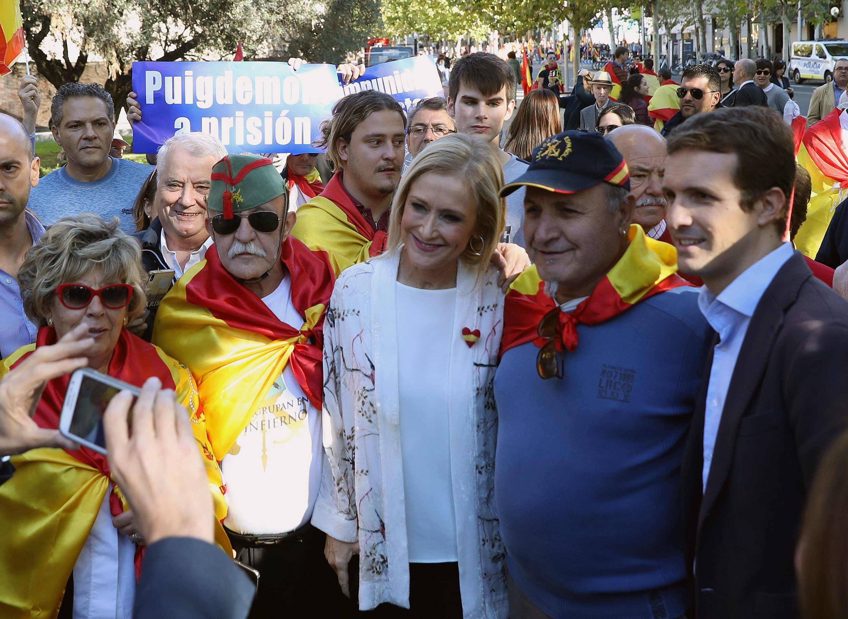 El PP es manifesta amb ultres a la plaça de Colón de Madrid per defensar la unitat d'Espanya