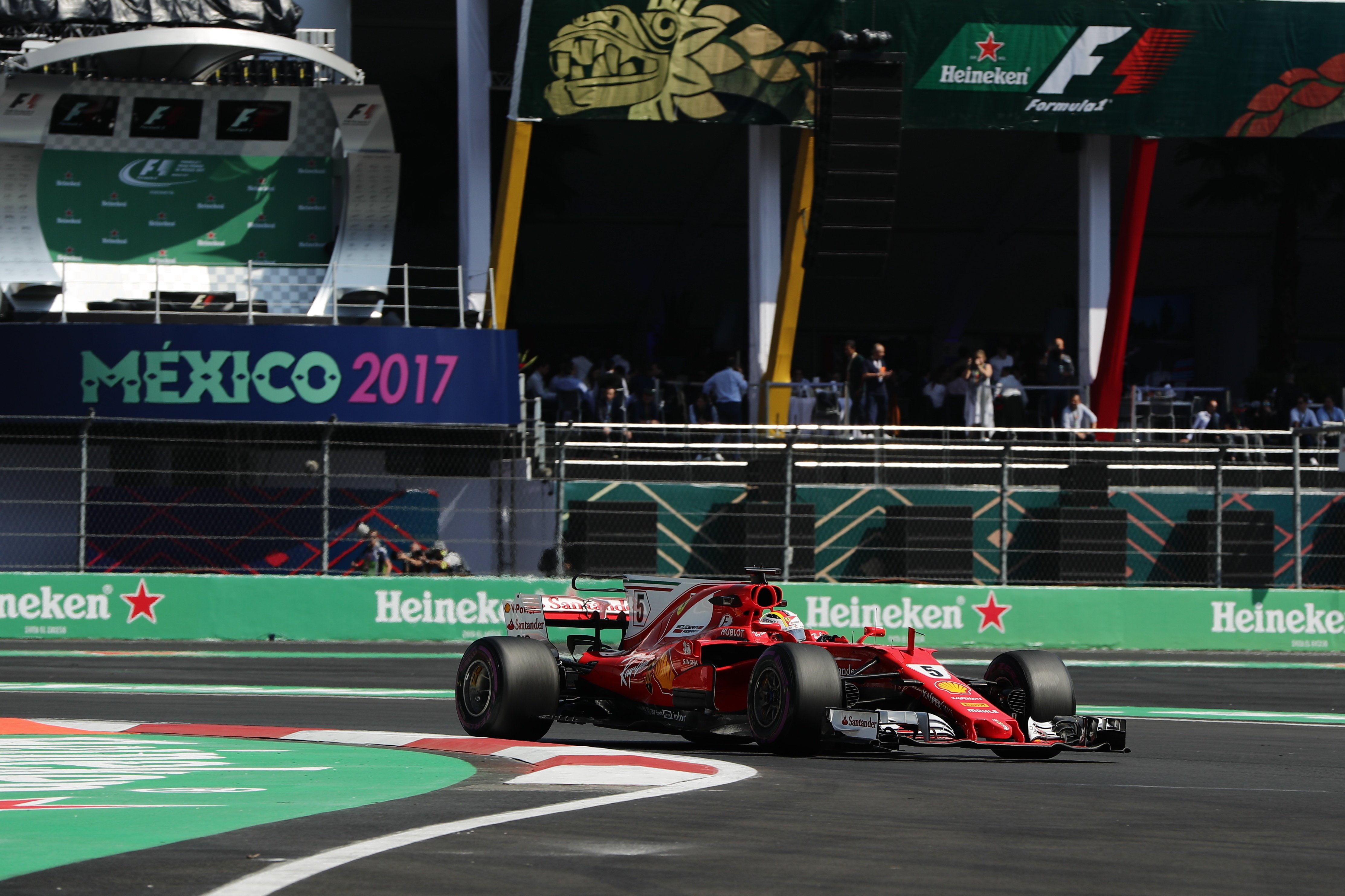 Vettel saldrá desde la pole en Ciudad de México