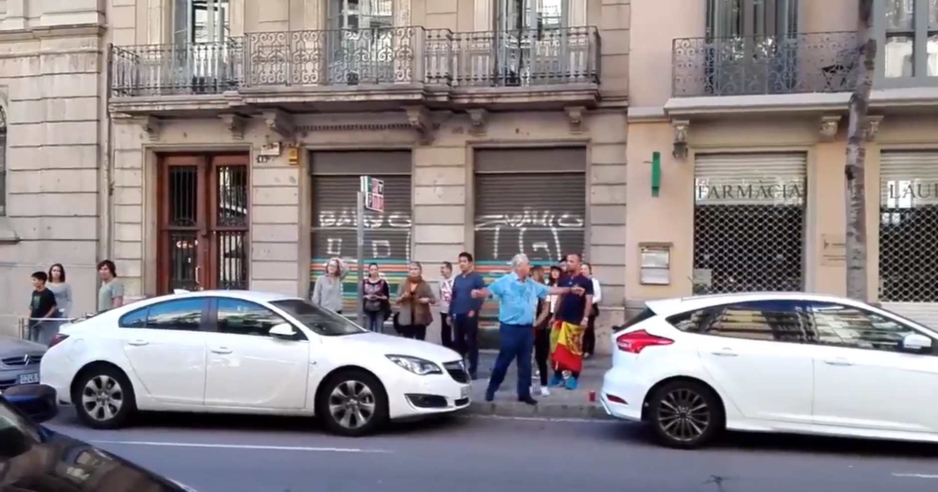Manifestantes unionistas agreden a un taxista en Barcelona