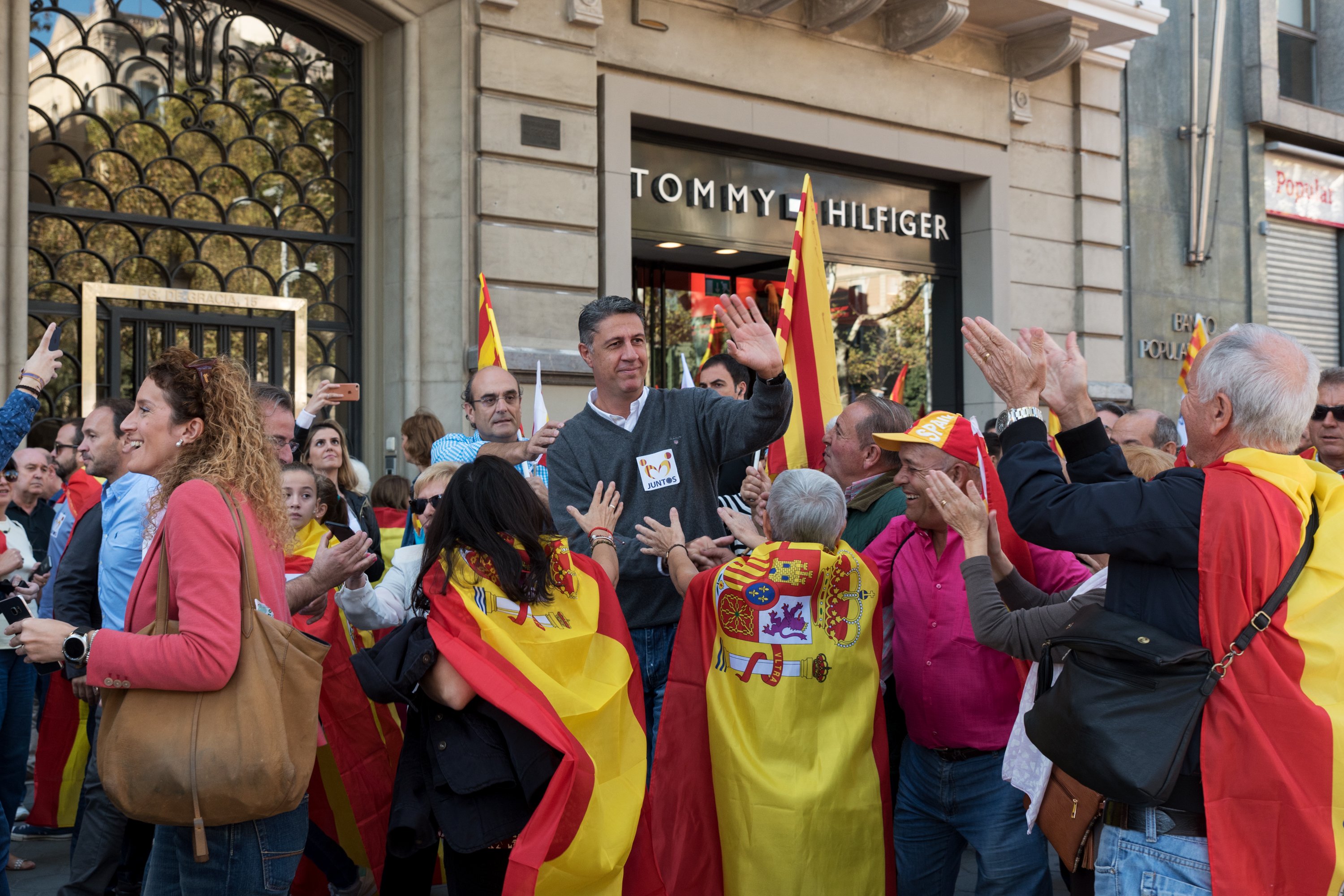 Albiol denuncia a los que "usaron a niños como escudos humanos" en la parada