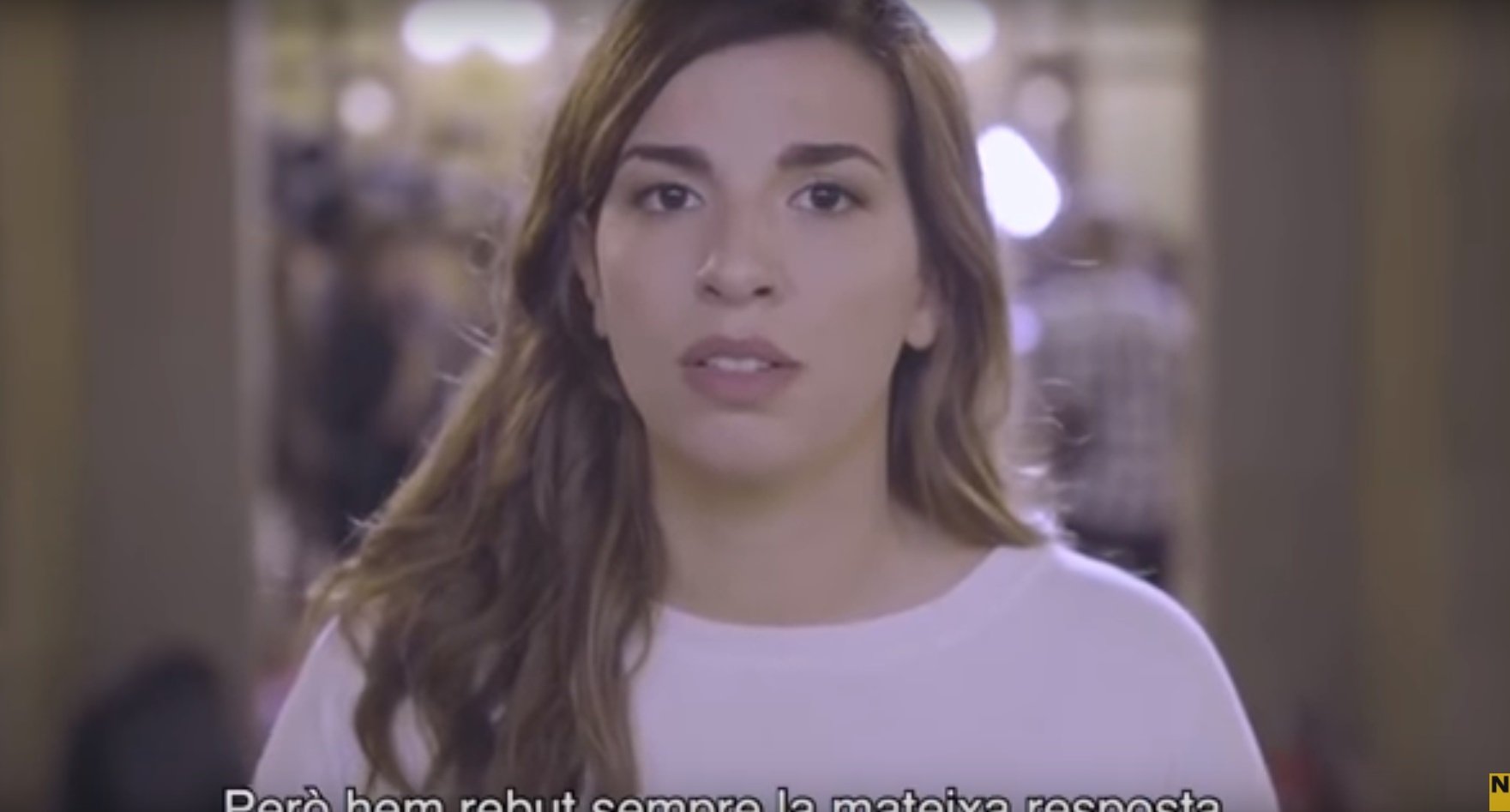 Ultras insultan a la actriz del vídeo de Òmnium