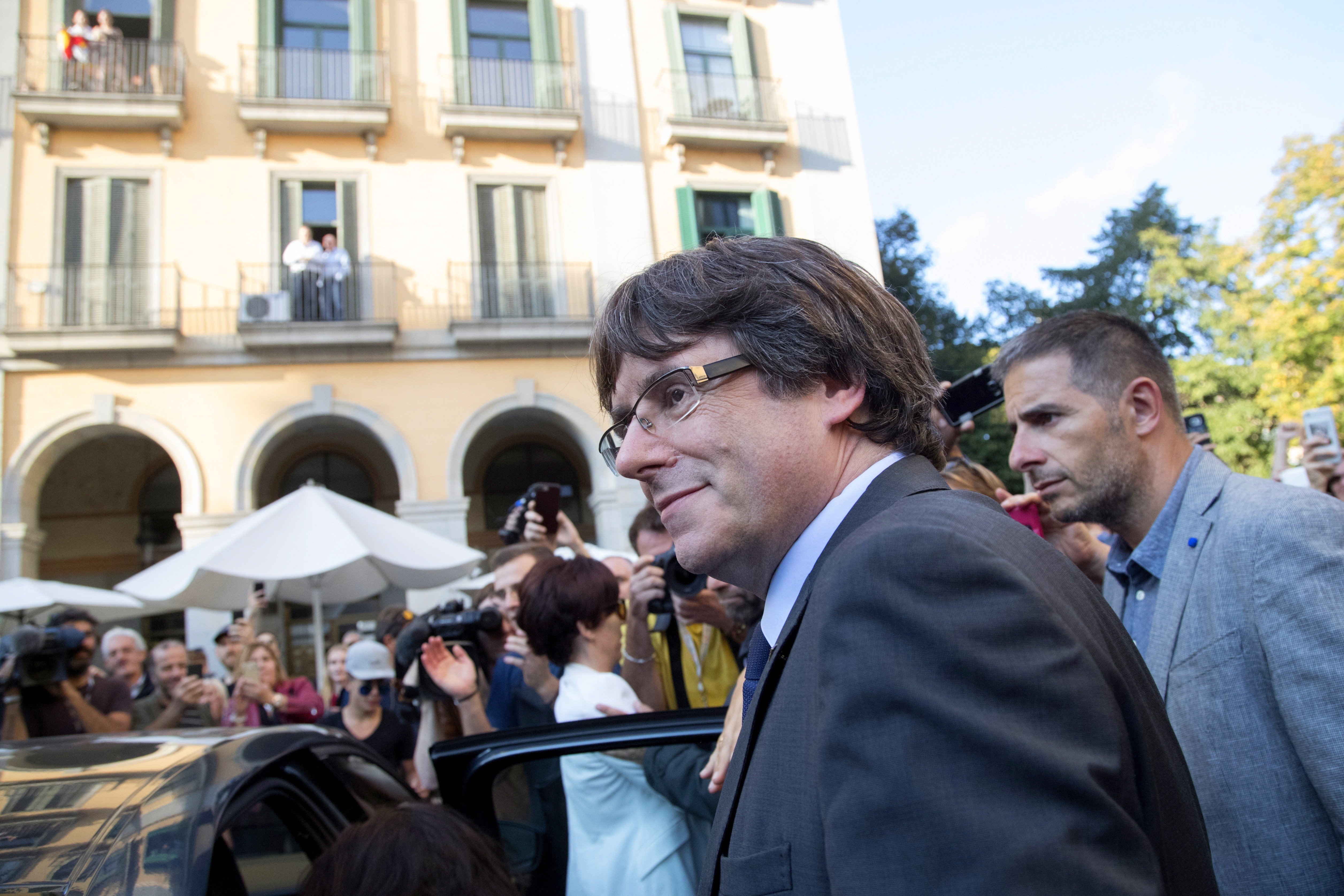 El gobierno español recuerda que Puigdemont tiene libertad plena de movimientos