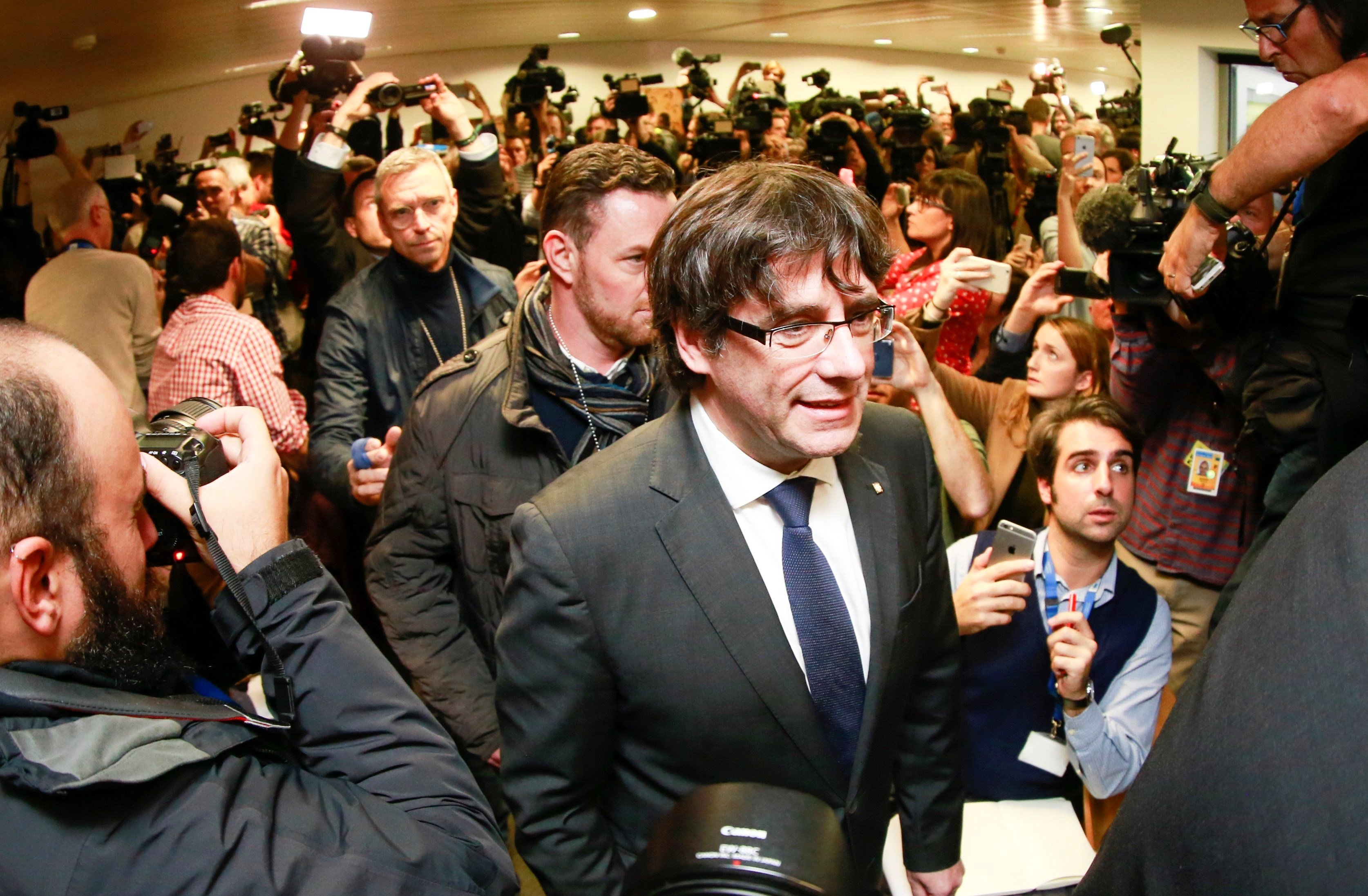La Audiencia cita a Puigdemont y el Govern y les impone una fianza de 6,2 millones en 3 días