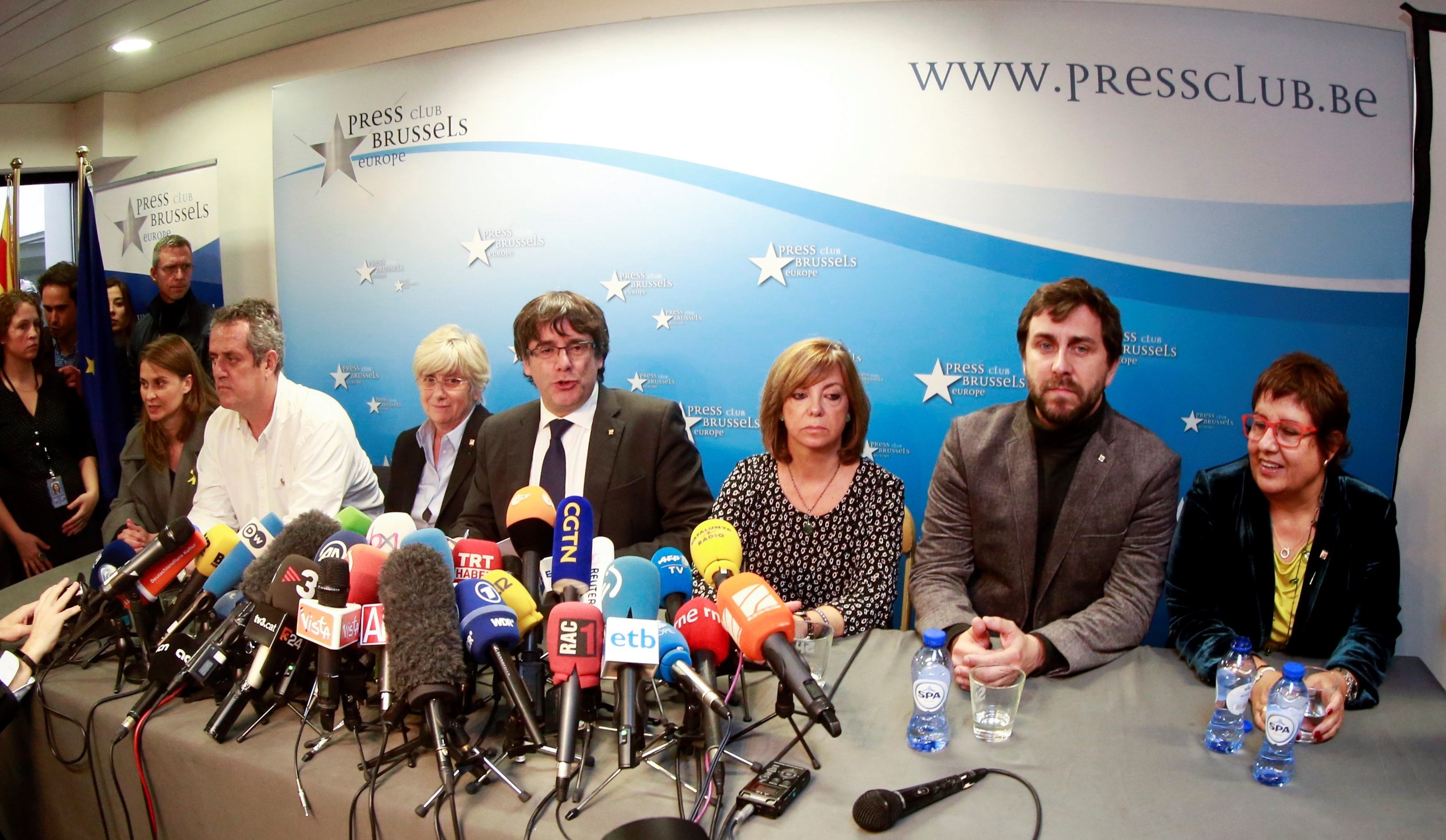 Els quatre consellers que són a Bèlgica amb Puigdemont també demanen declarar des d'allà