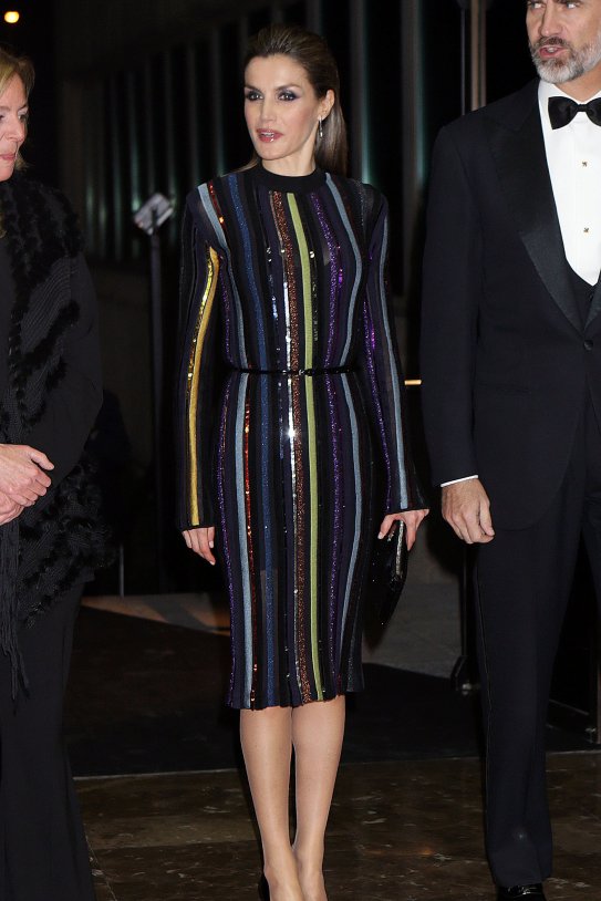 Letícia vestido|traje brillante GTRES