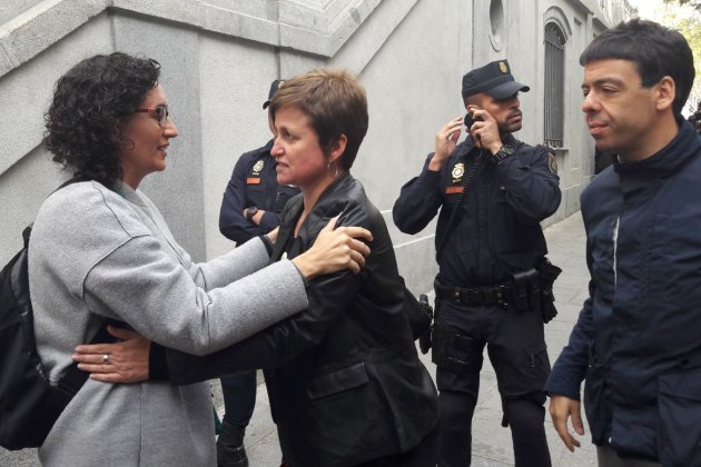 Sortida membres Mesa parlament / Marc Villanueva