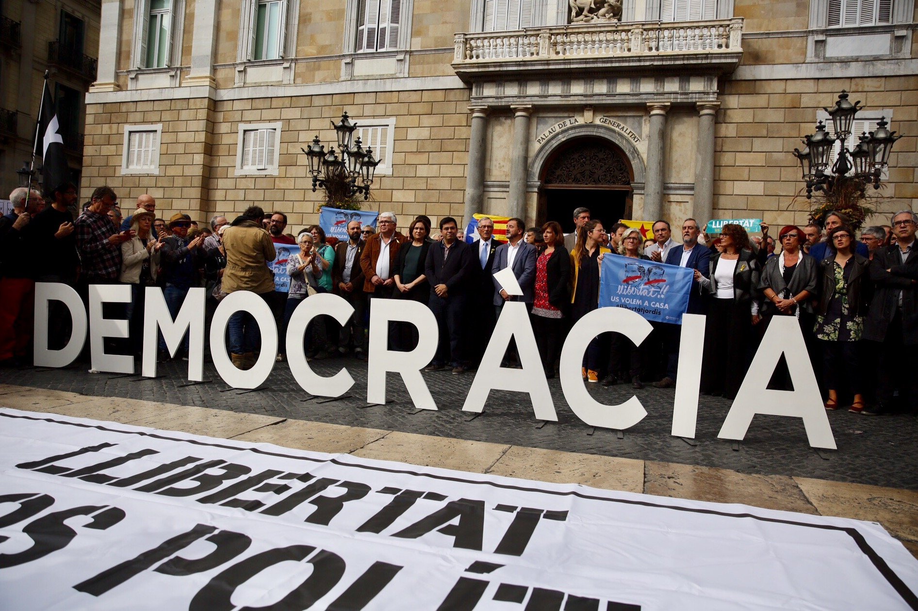 Catalonia again comes to a standstill against the imprisonments and article 155