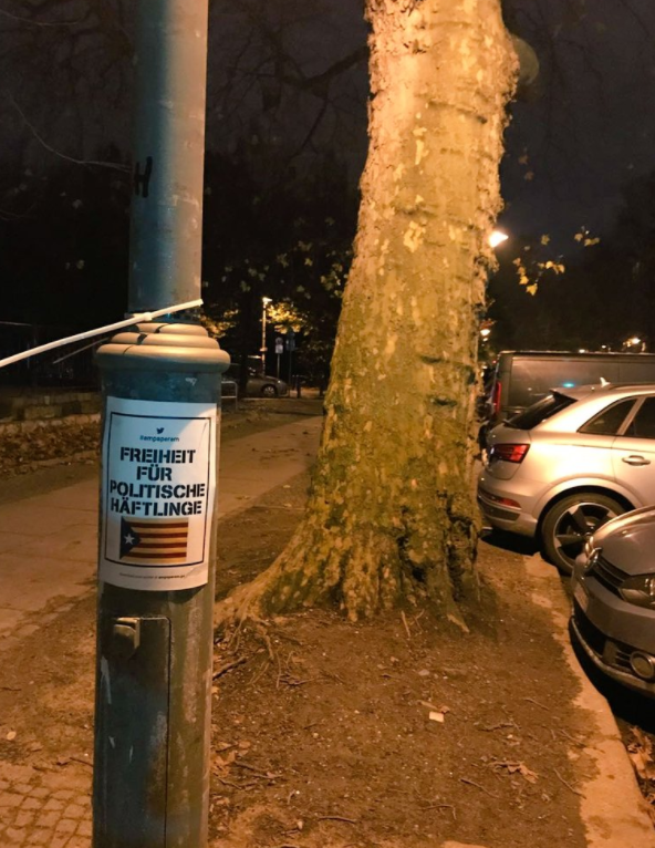 Aparecen carteles en Berlín pidiendo la libertad de los presos políticos catalanes