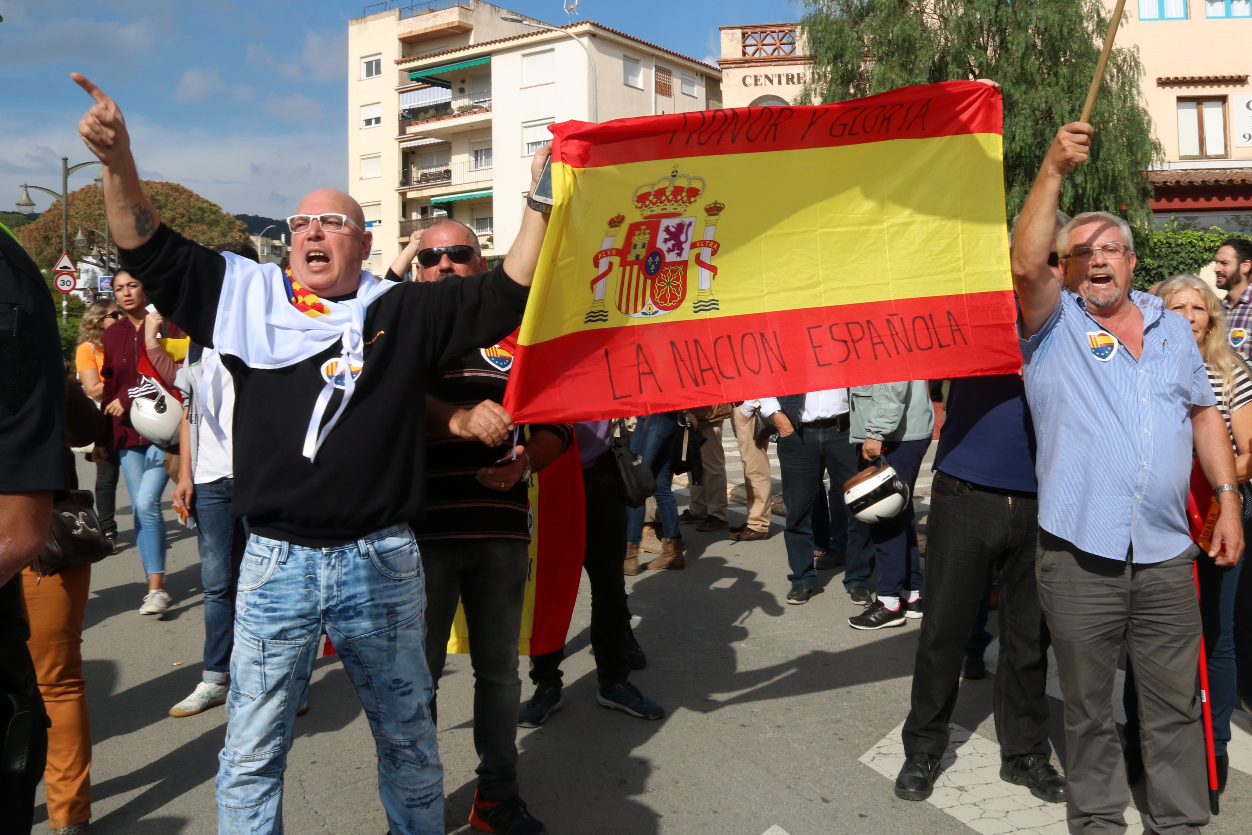 Tensión entre seguidores de Cs e independentistas en Llavaneres
